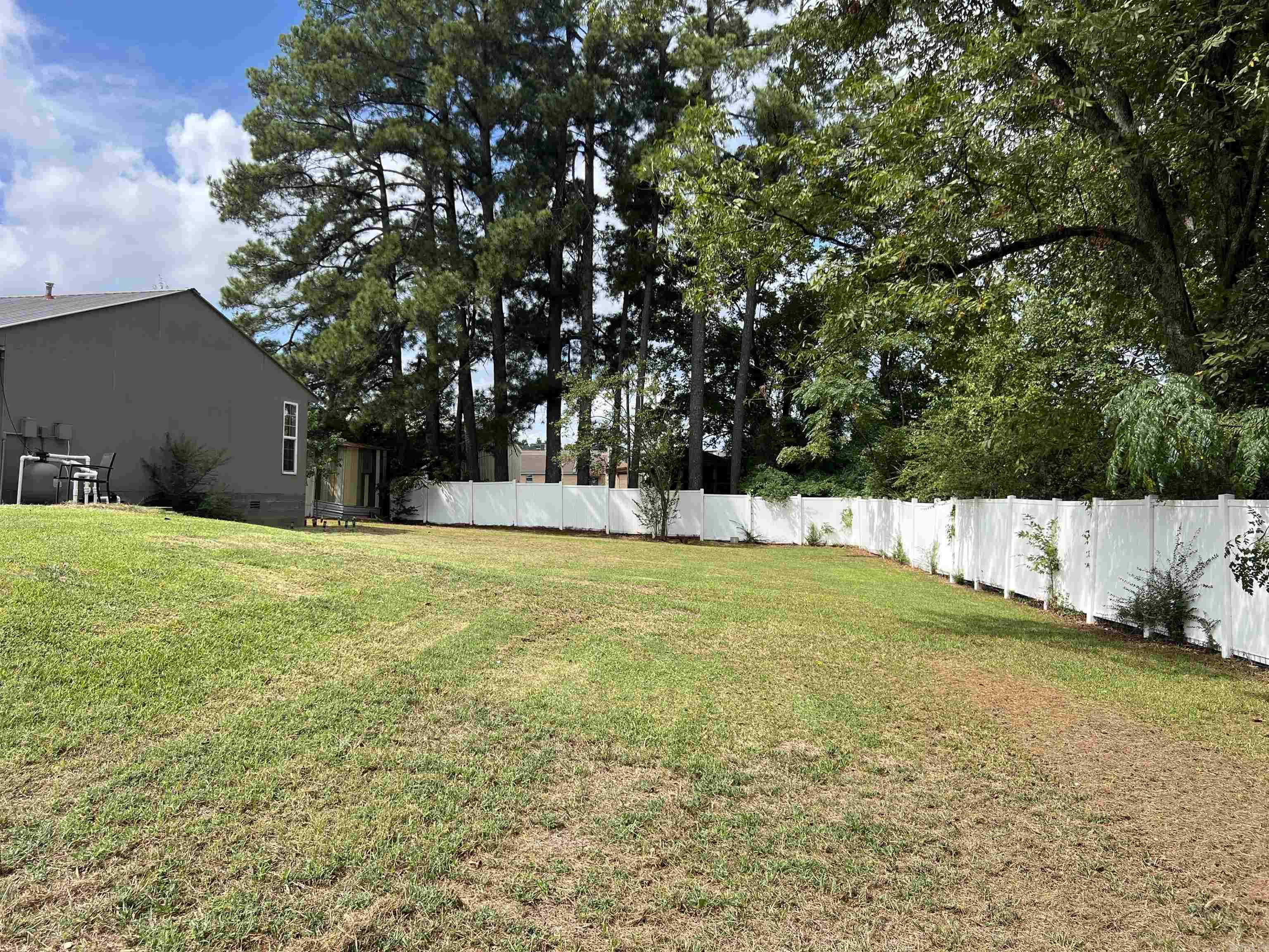 201 E Wiley  Star City, AR