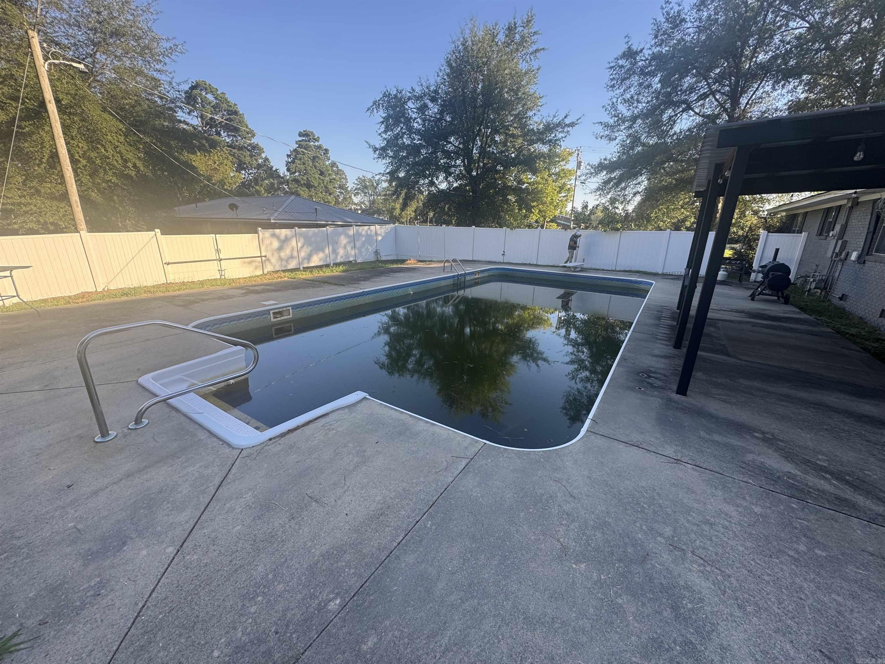 201 E Wiley  Star City, AR