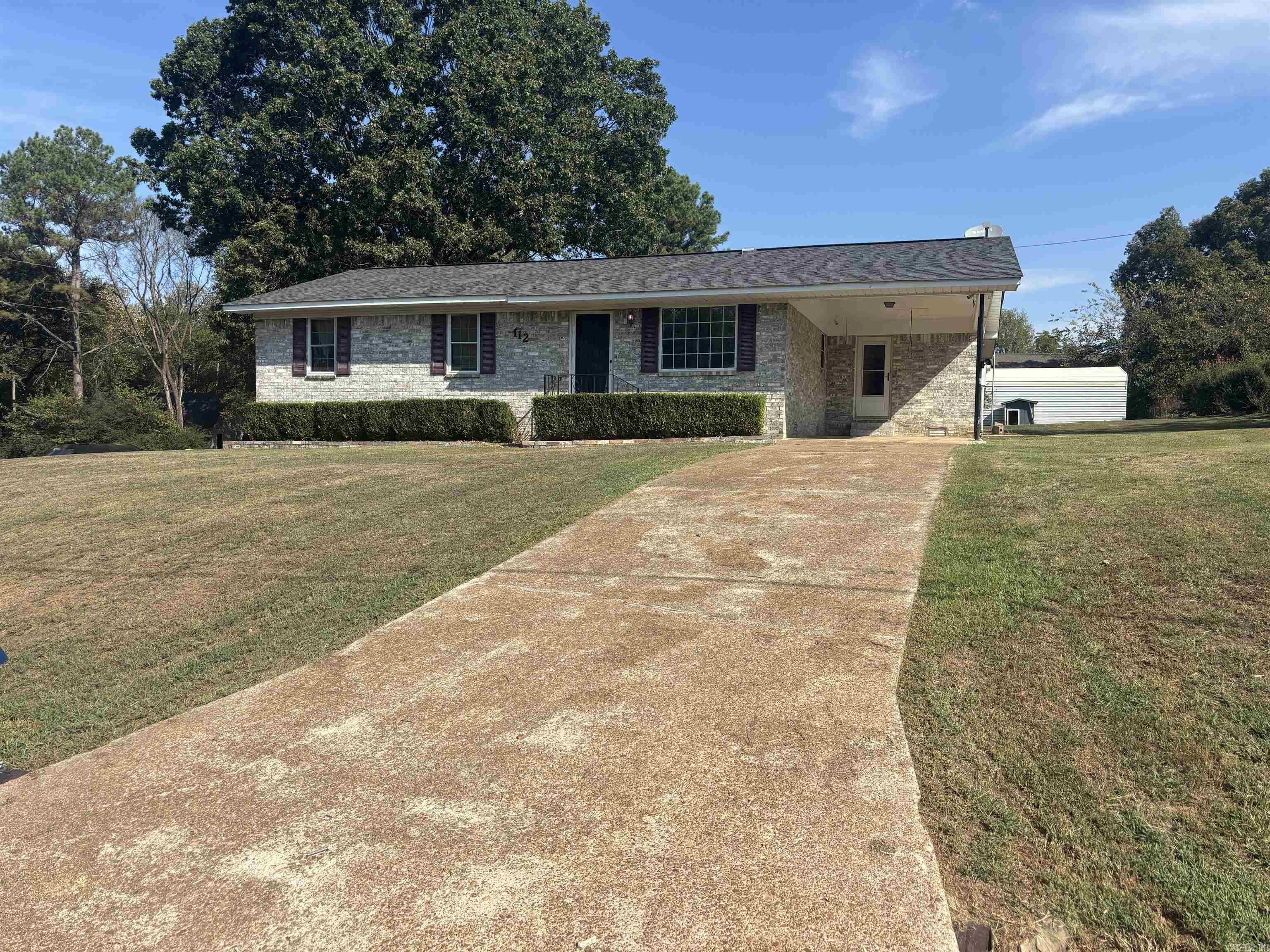 112 E 7TH  Newark, AR