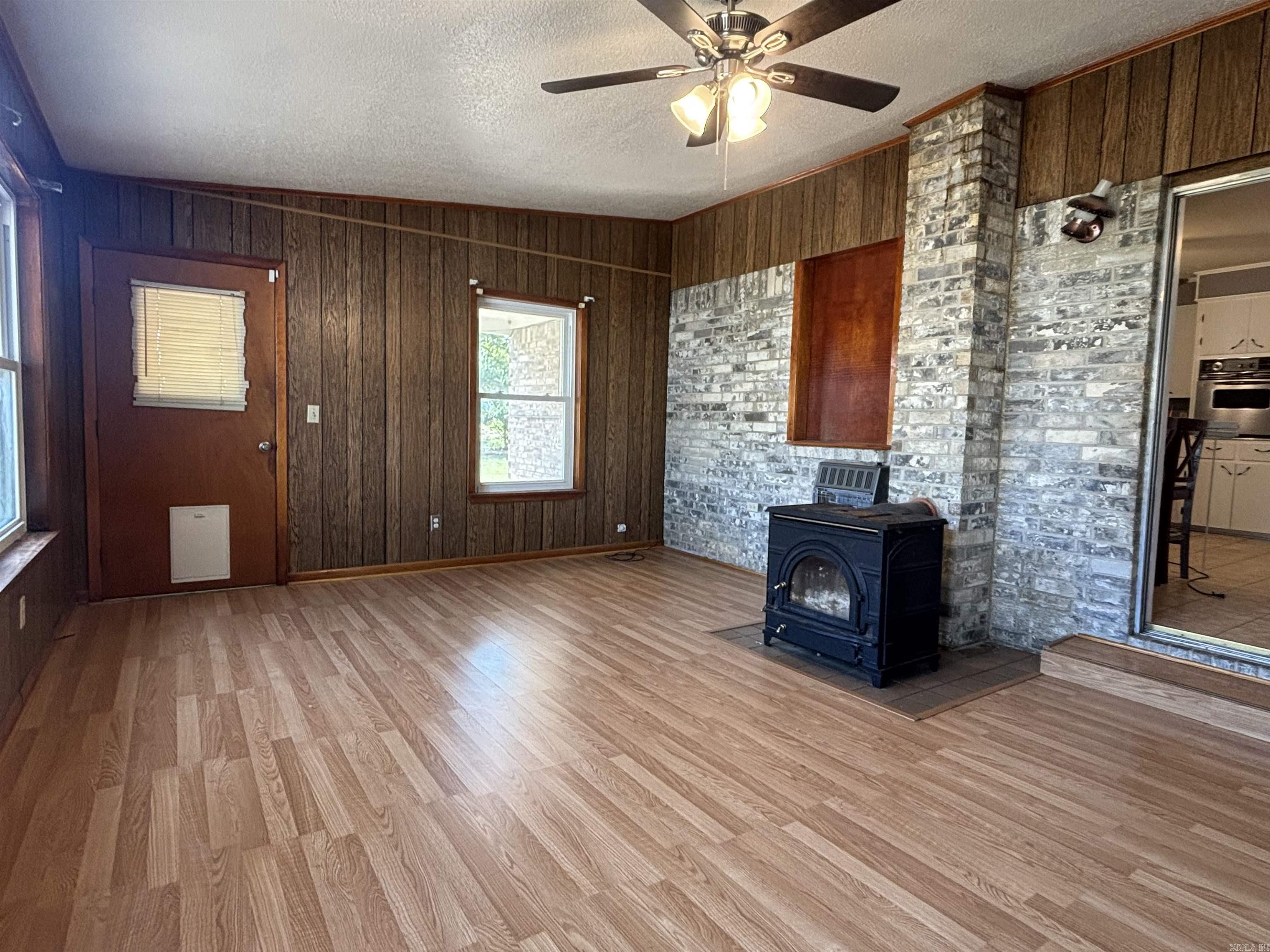 112 E 7TH  Newark, AR