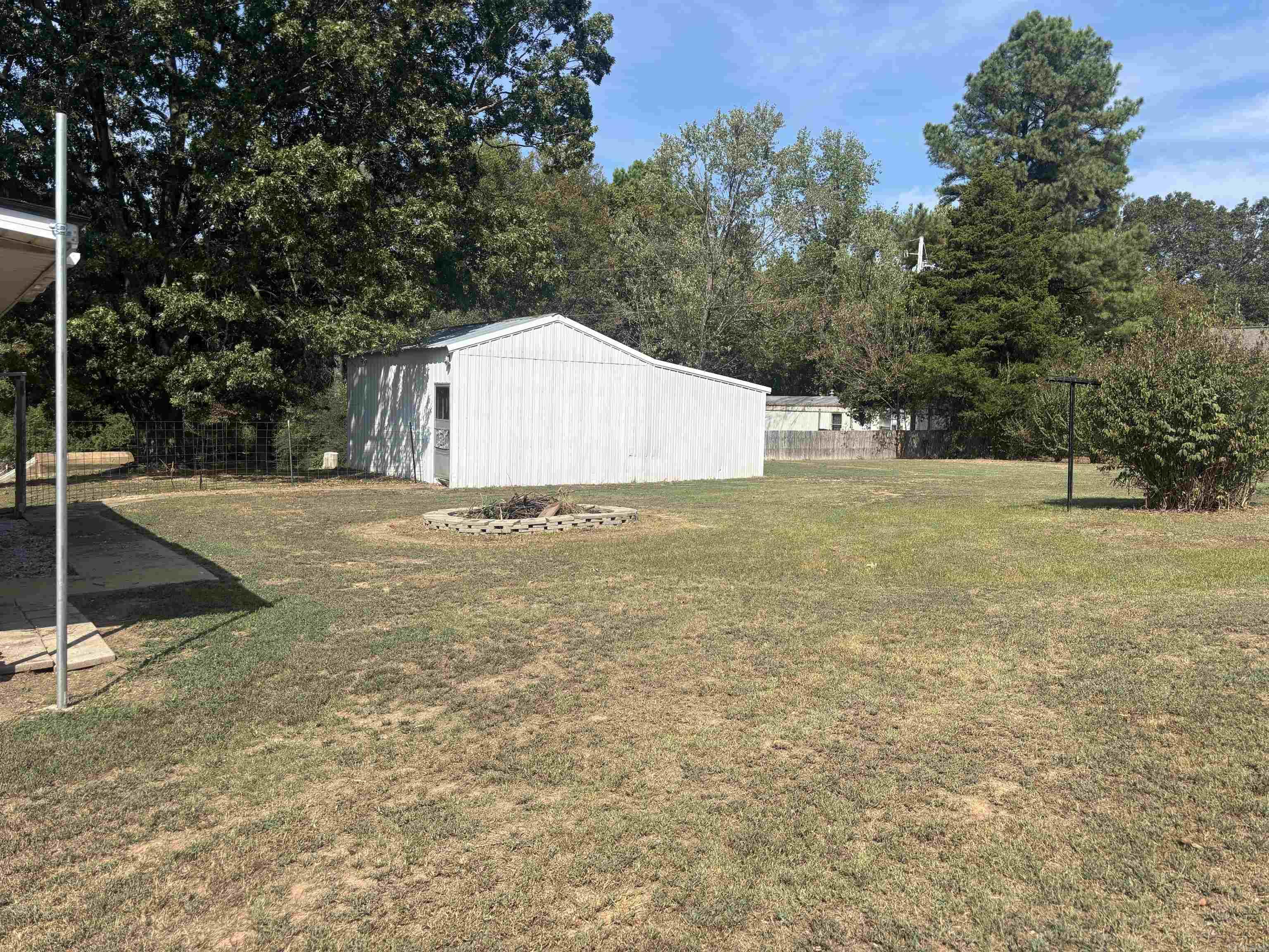112 E 7TH  Newark, AR