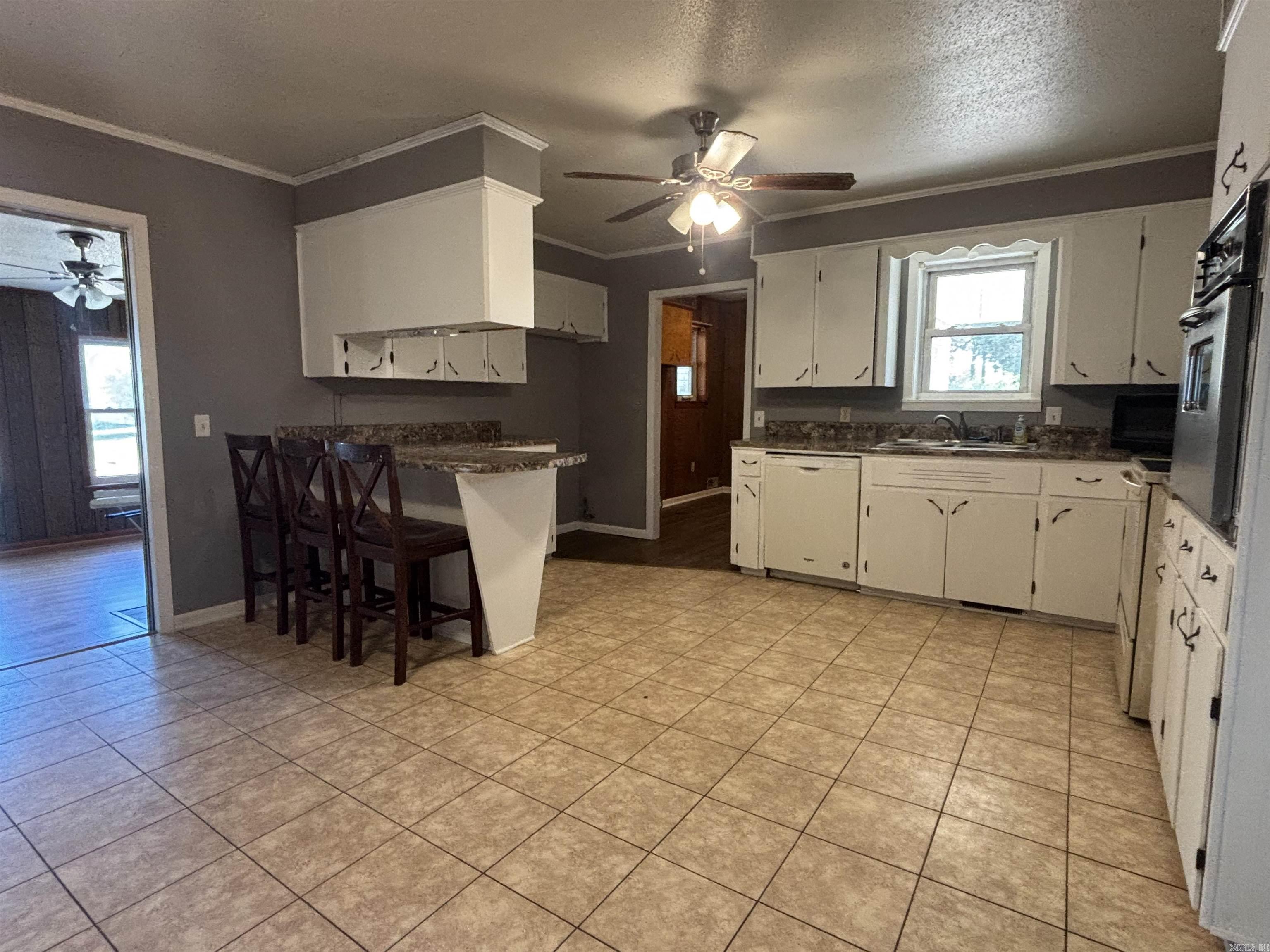 112 E 7TH  Newark, AR