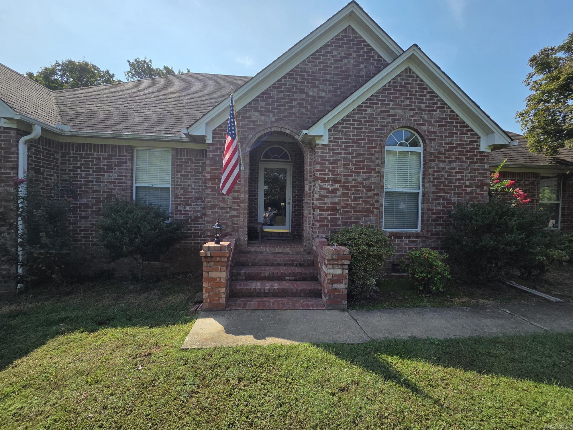 3001 W Country Club  Searcy, AR