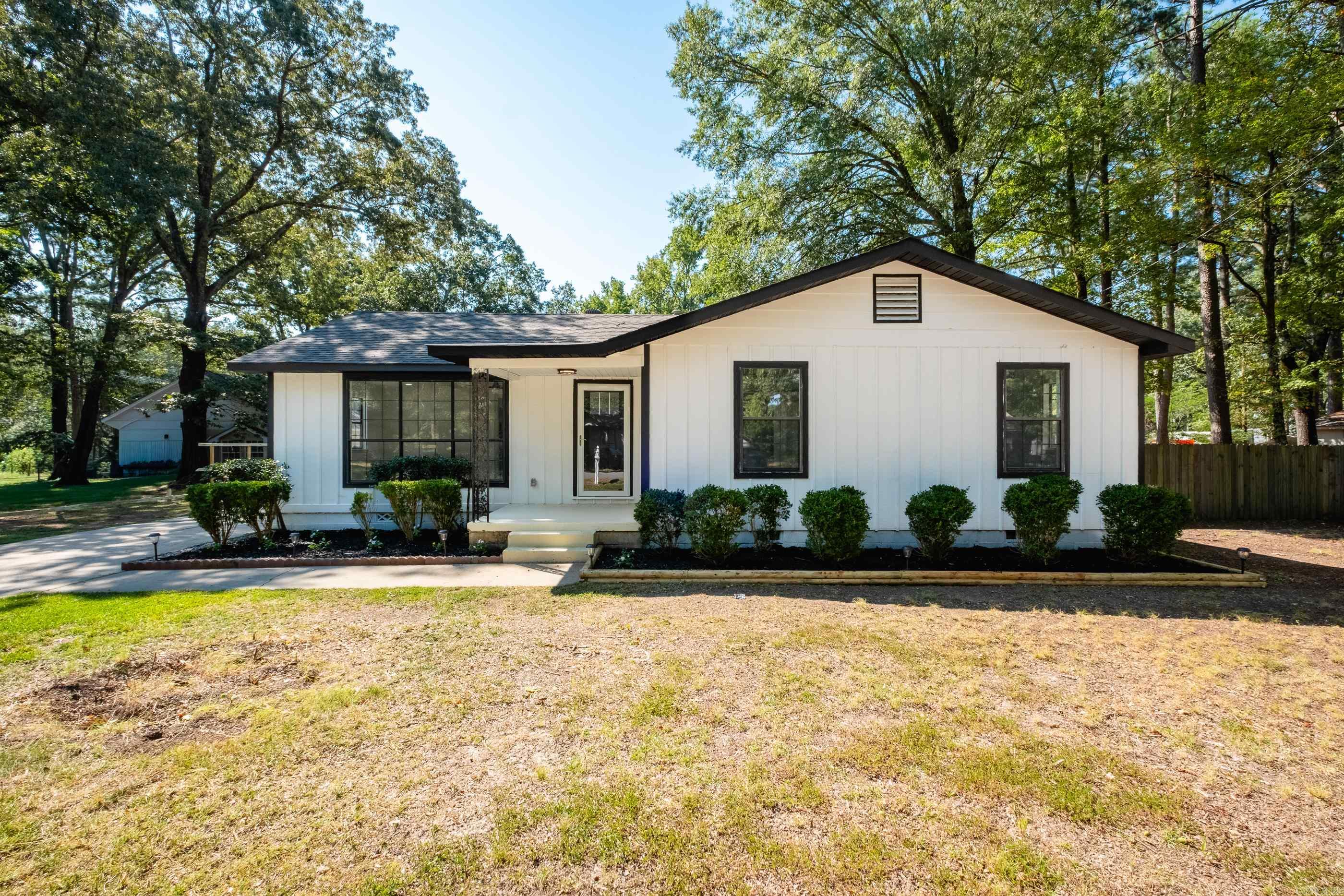 306 SE 1St Street
