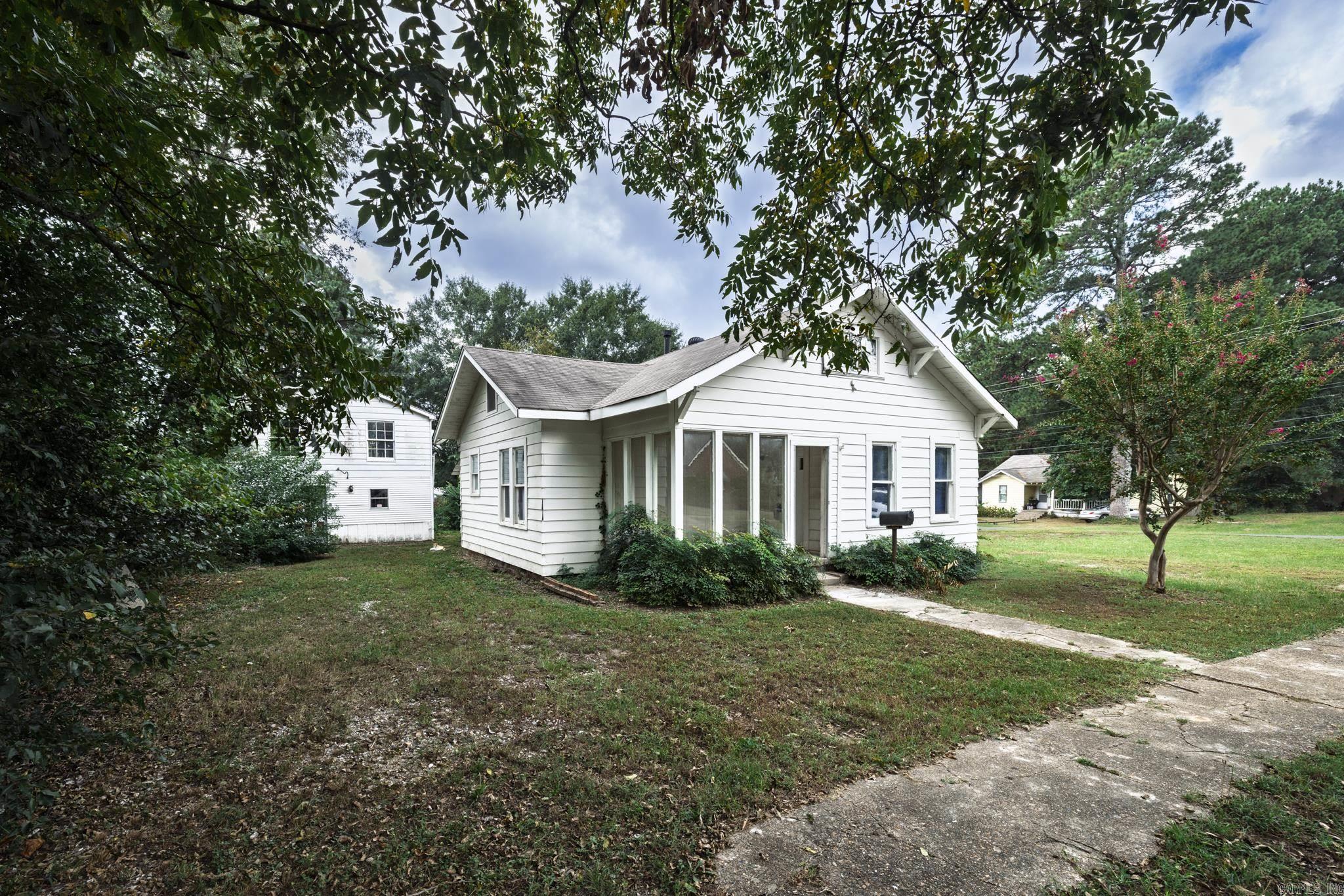 1533 Phillips  Arkadelphia, AR