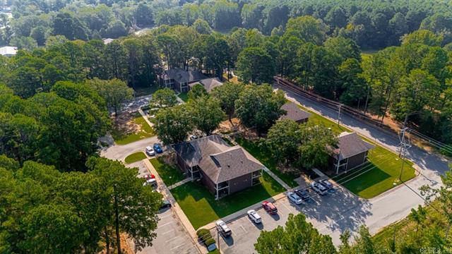 1810  Bishop  Bryant, AR