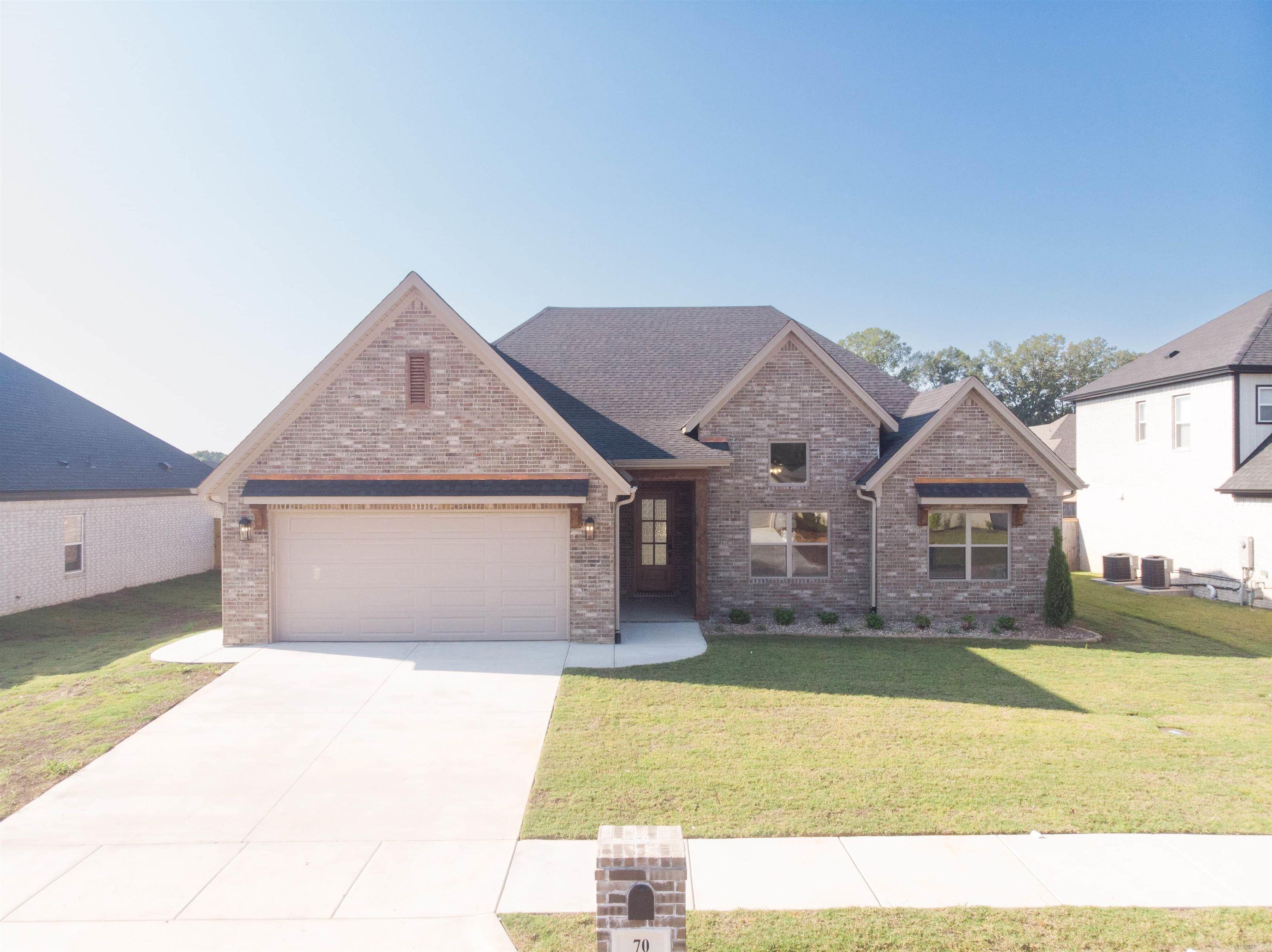 70 Corniche  Maumelle, AR