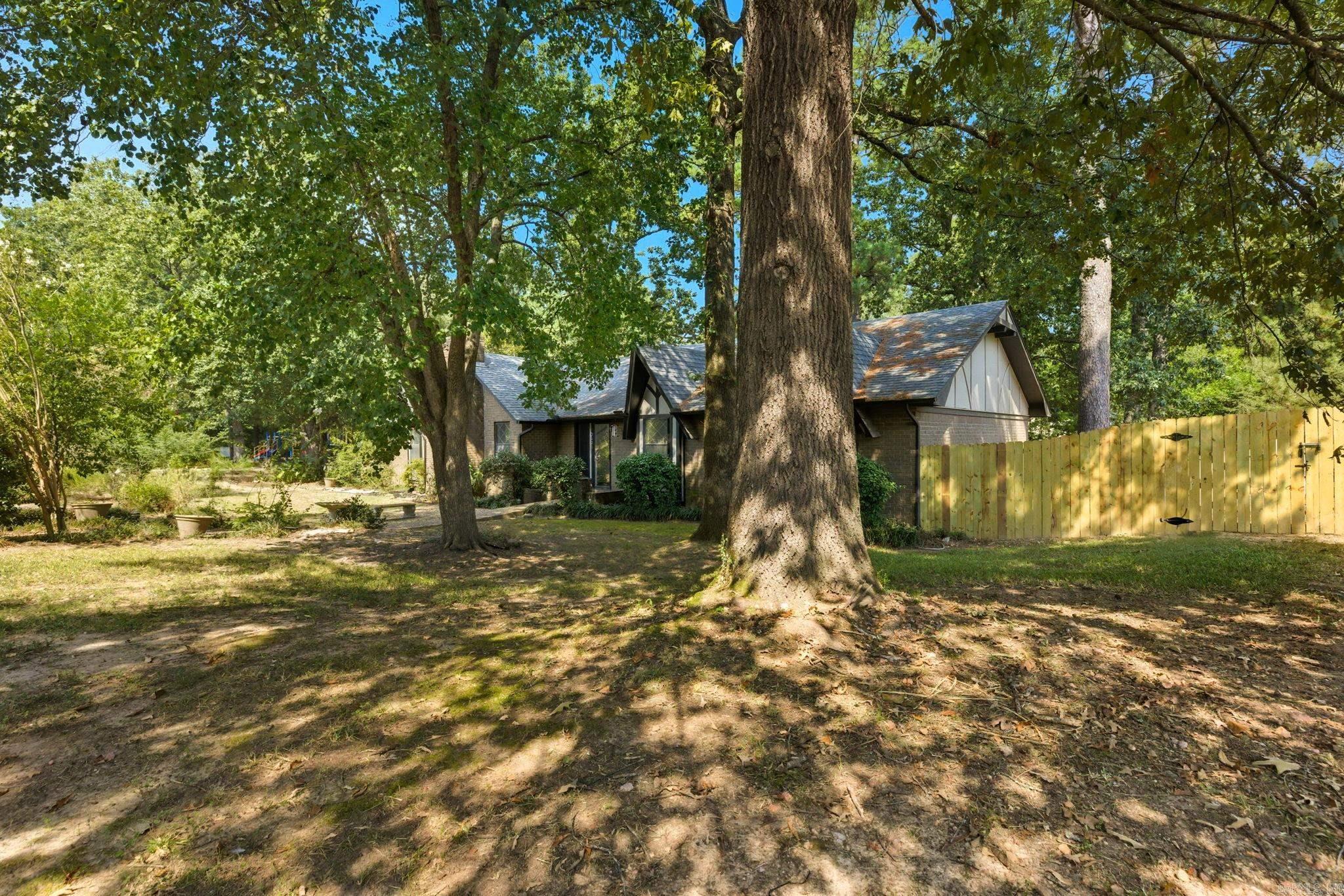 2521 Grapevine  Little Rock, AR