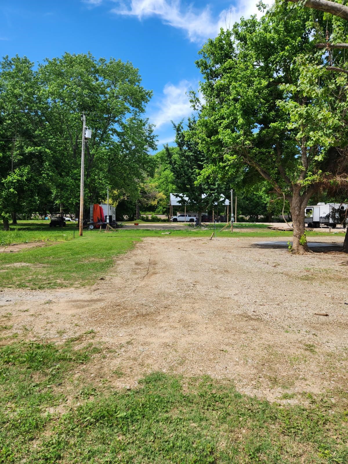 129-131 Riverbend Park  Hardy, AR