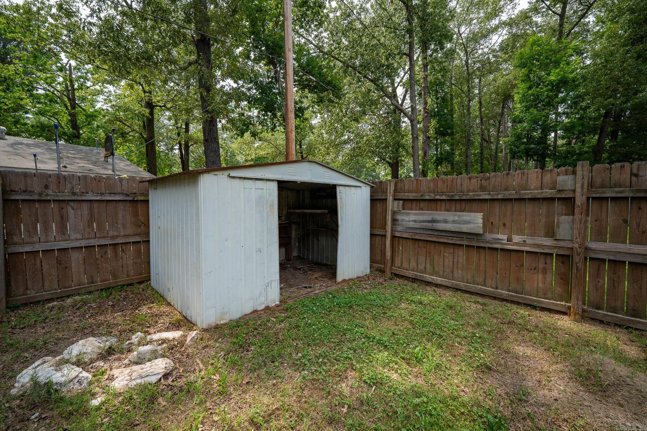 3938 Wooddale  Little Rock, AR