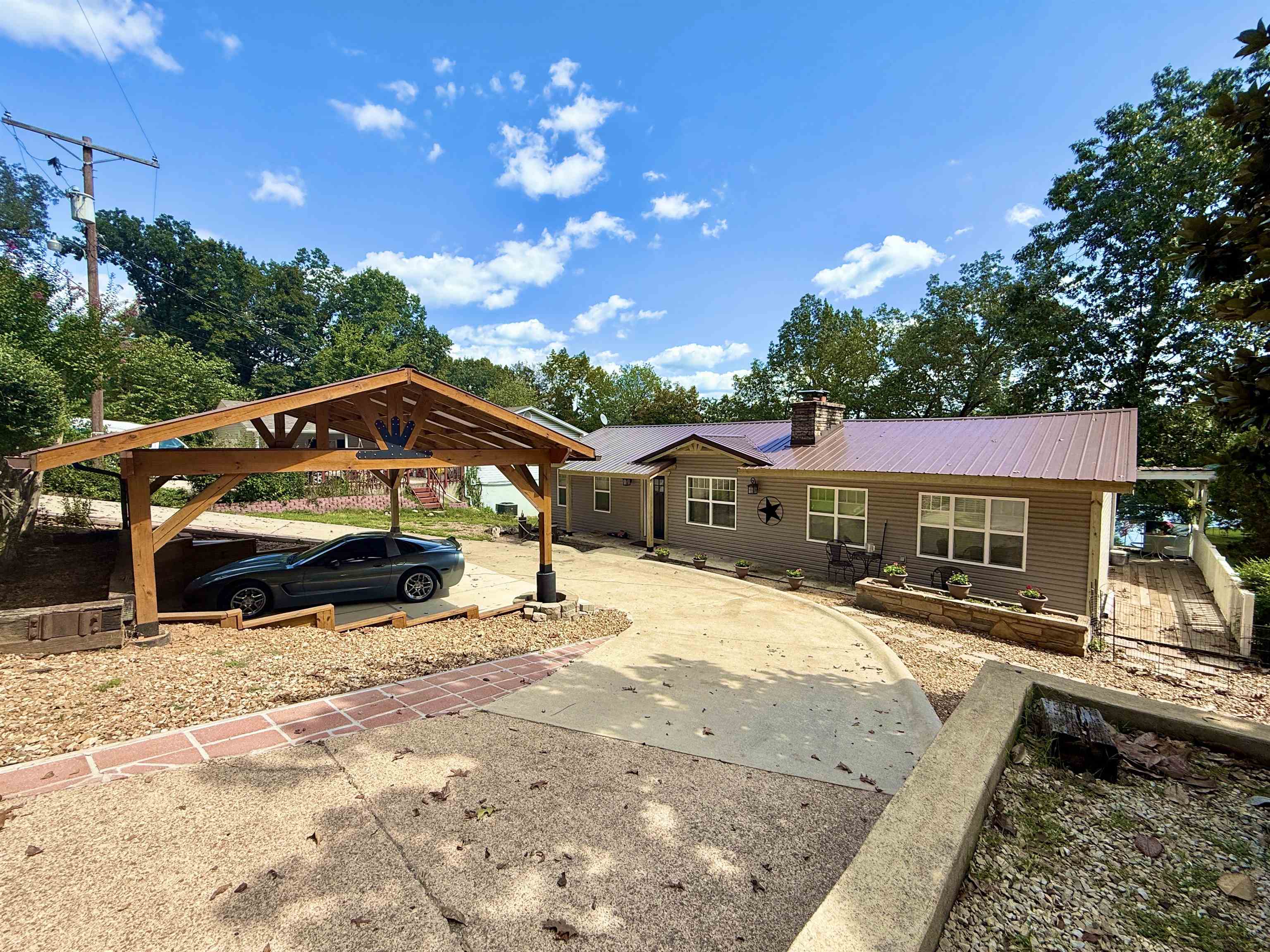 129 W Lakeshore  Cherokee Village, AR