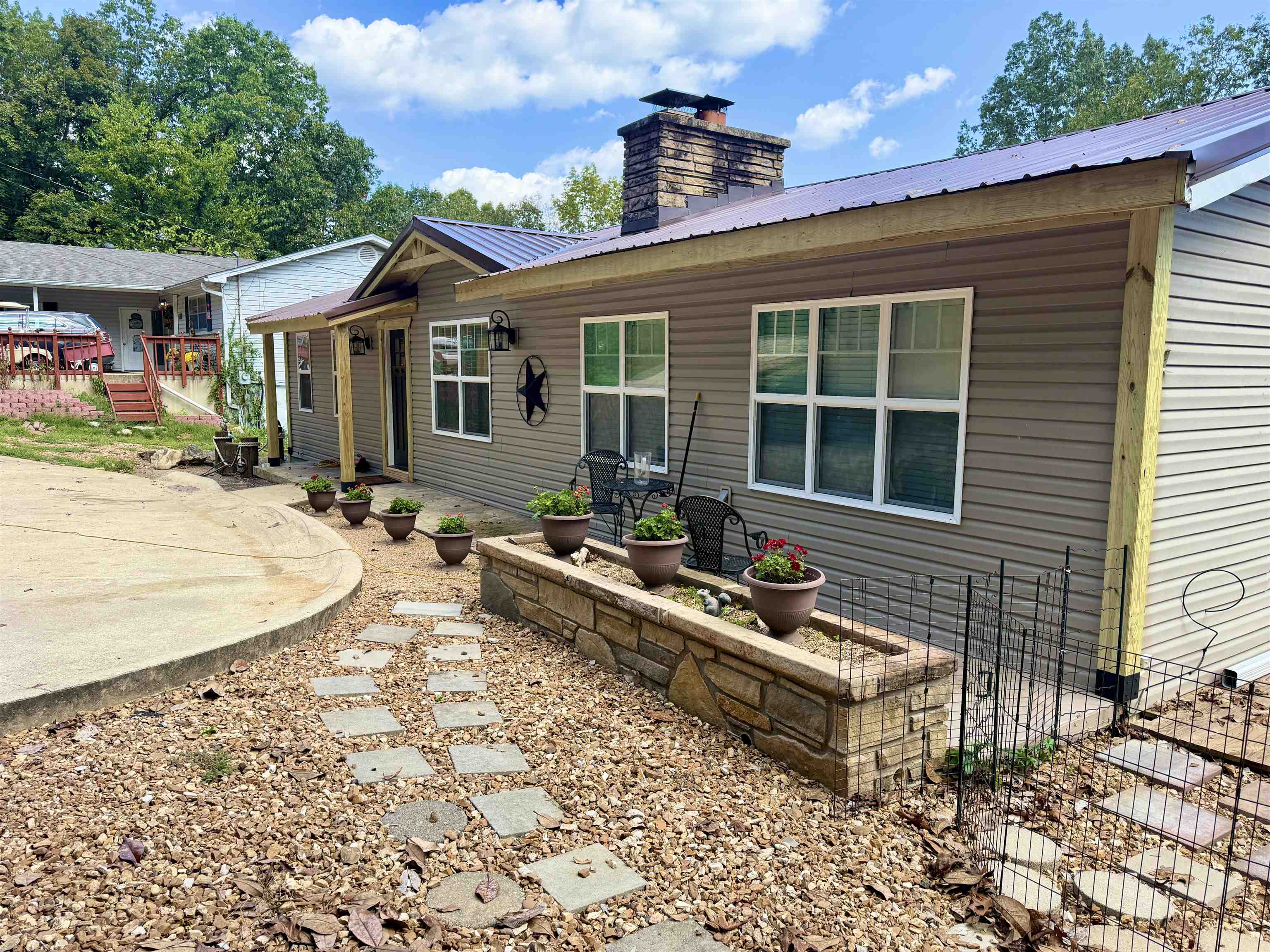 129 W Lakeshore  Cherokee Village, AR