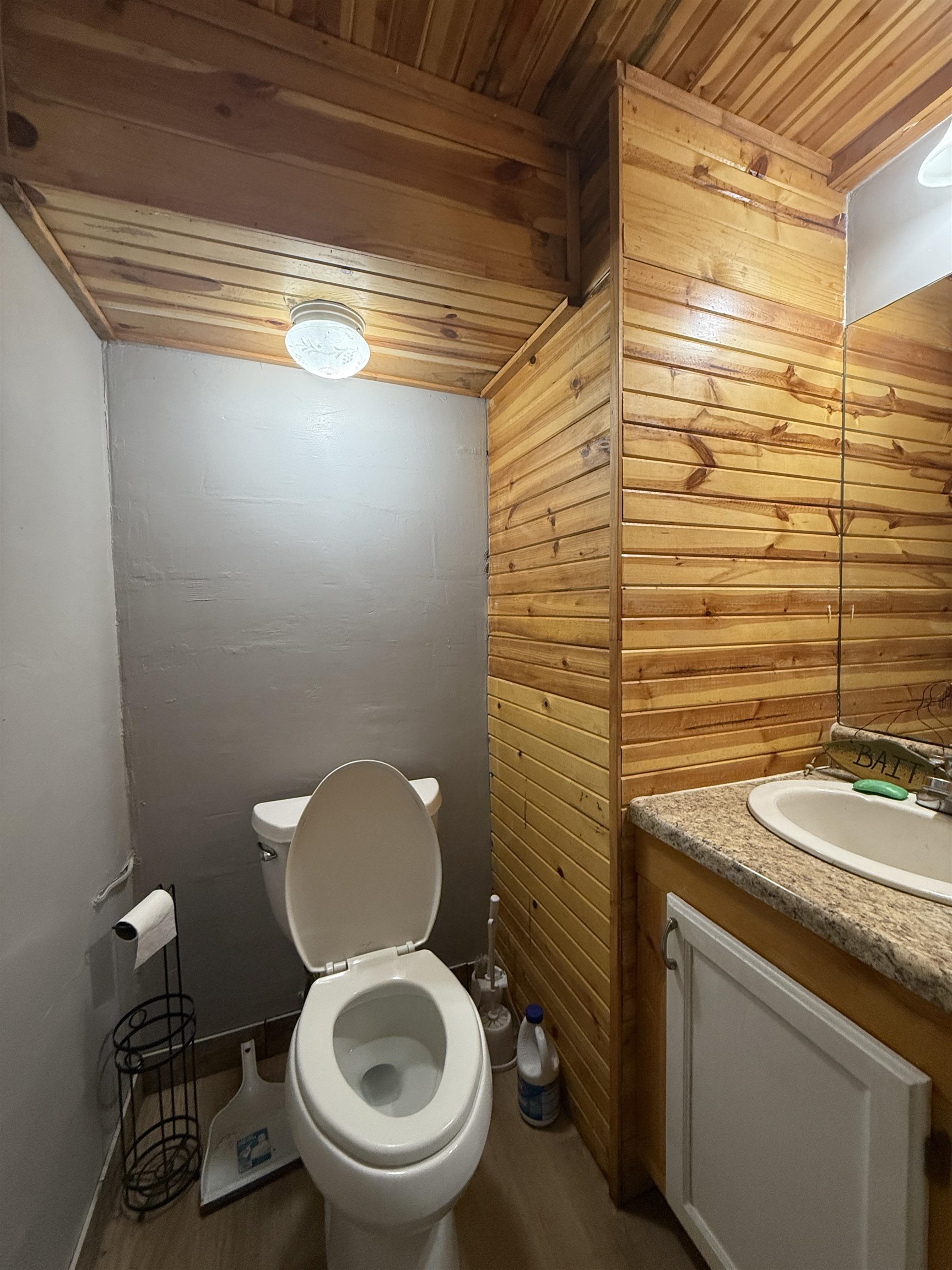 129 W Lakeshore  Cherokee Village, AR