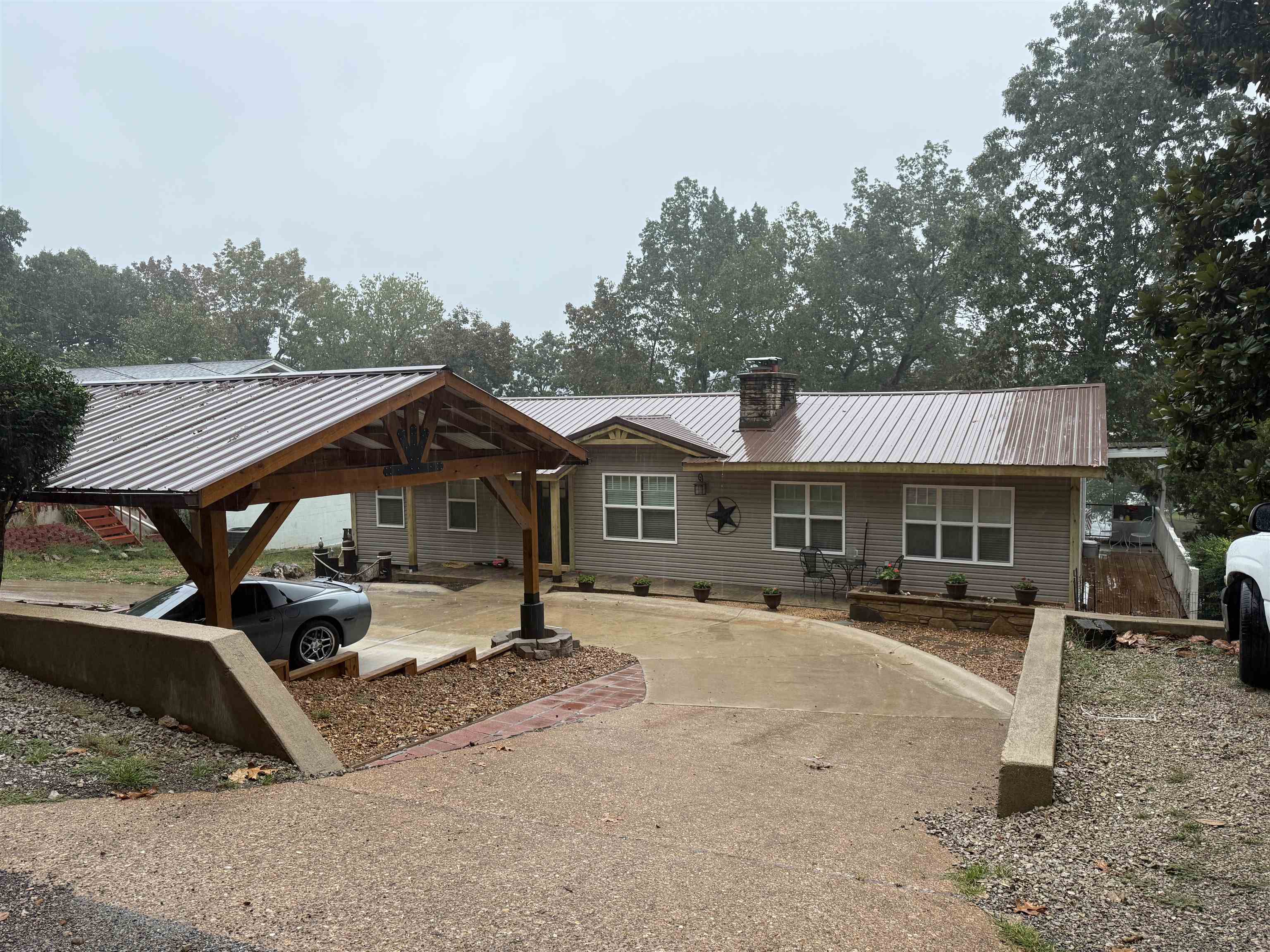 129 W Lakeshore  Cherokee Village, AR