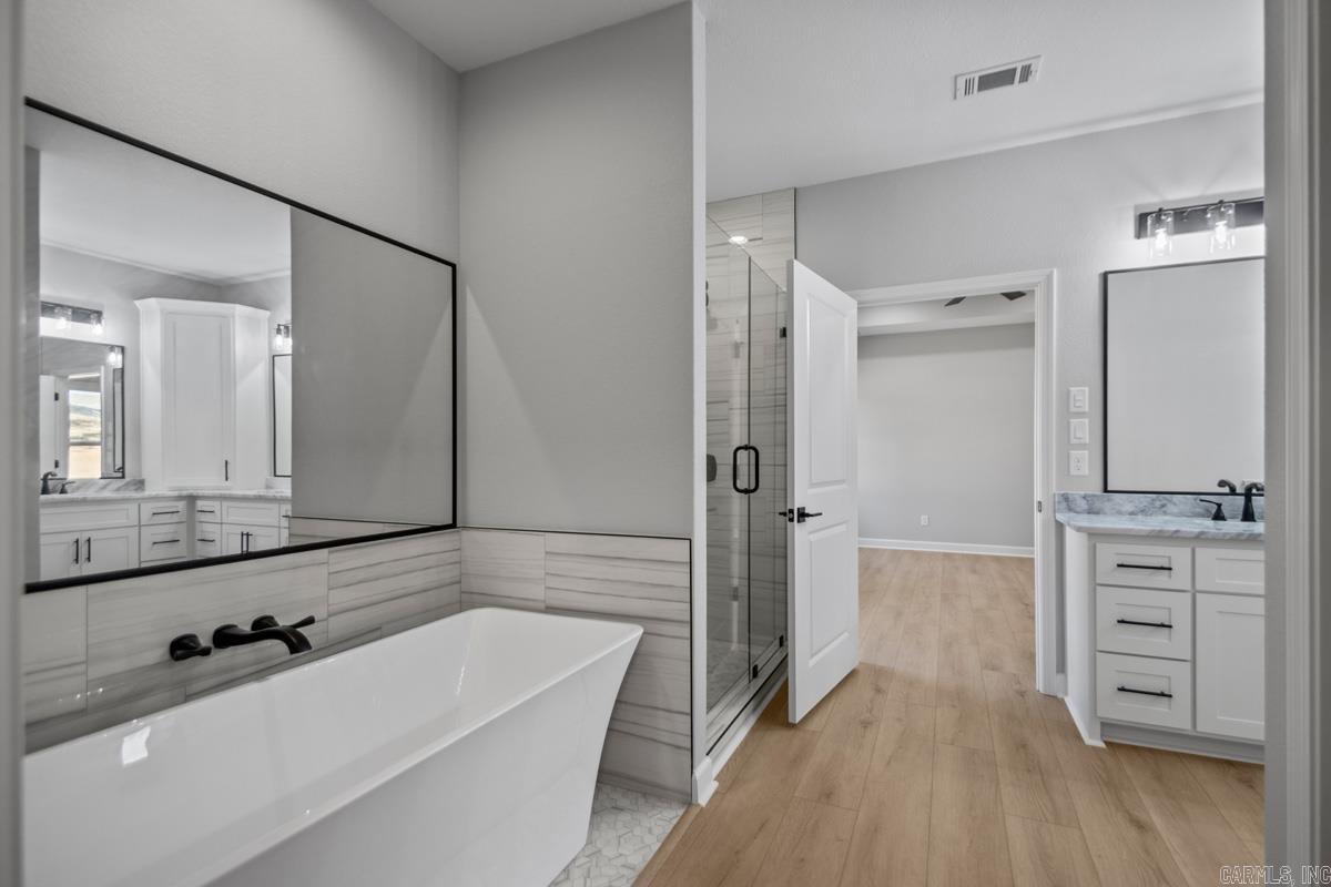 1001 Duke  Bauxite, AR