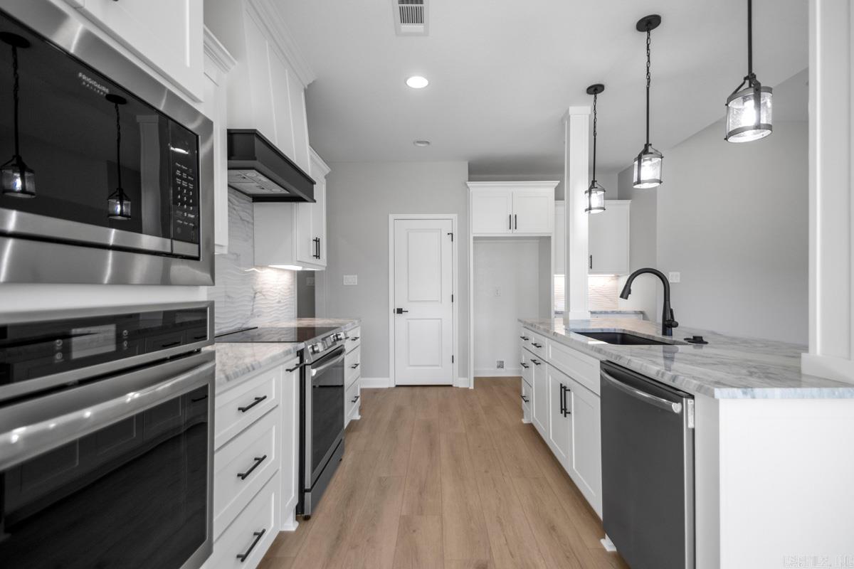 1001 Duke  Bauxite, AR