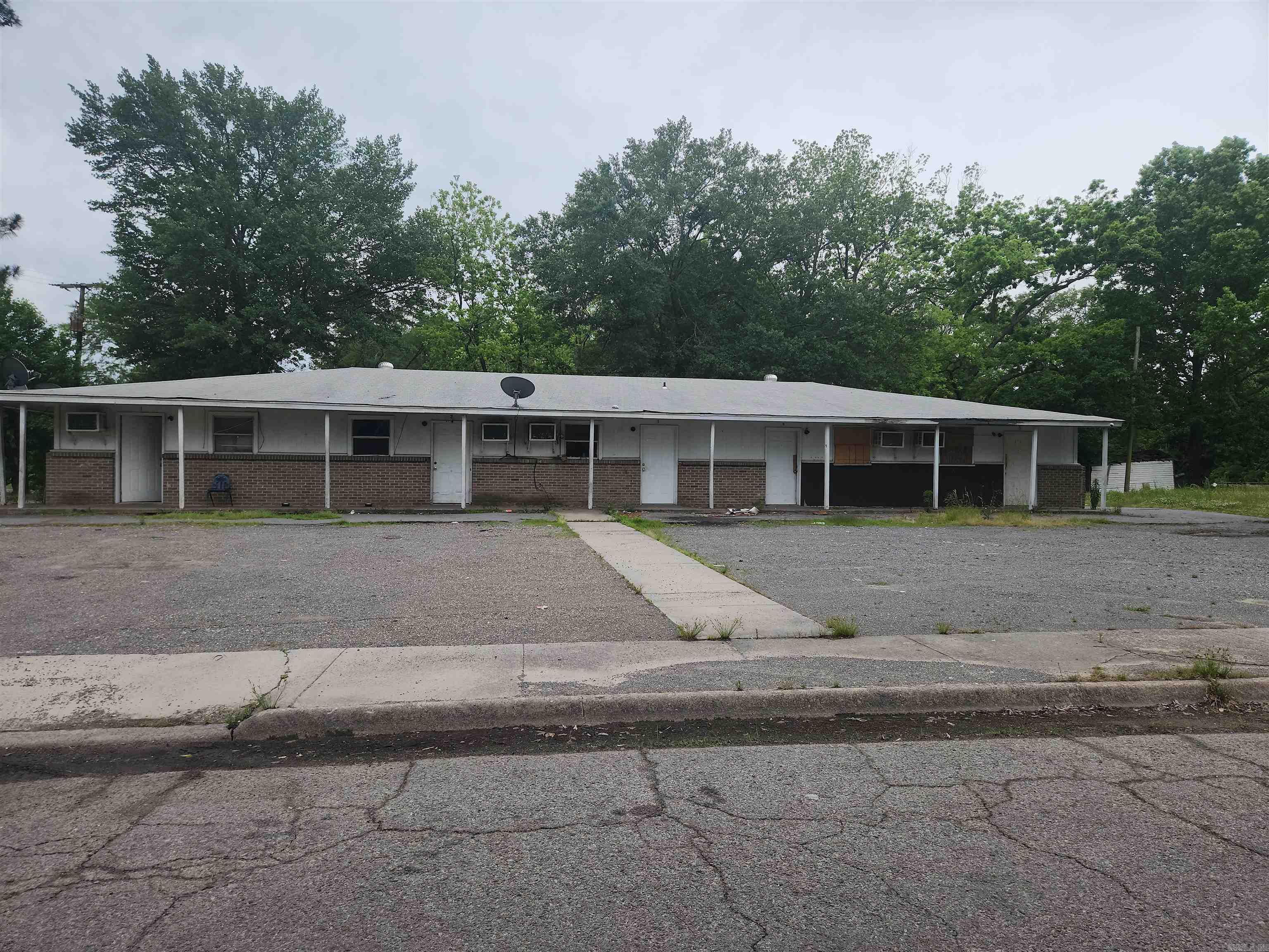 1020 S Linden  Pine Bluff, AR