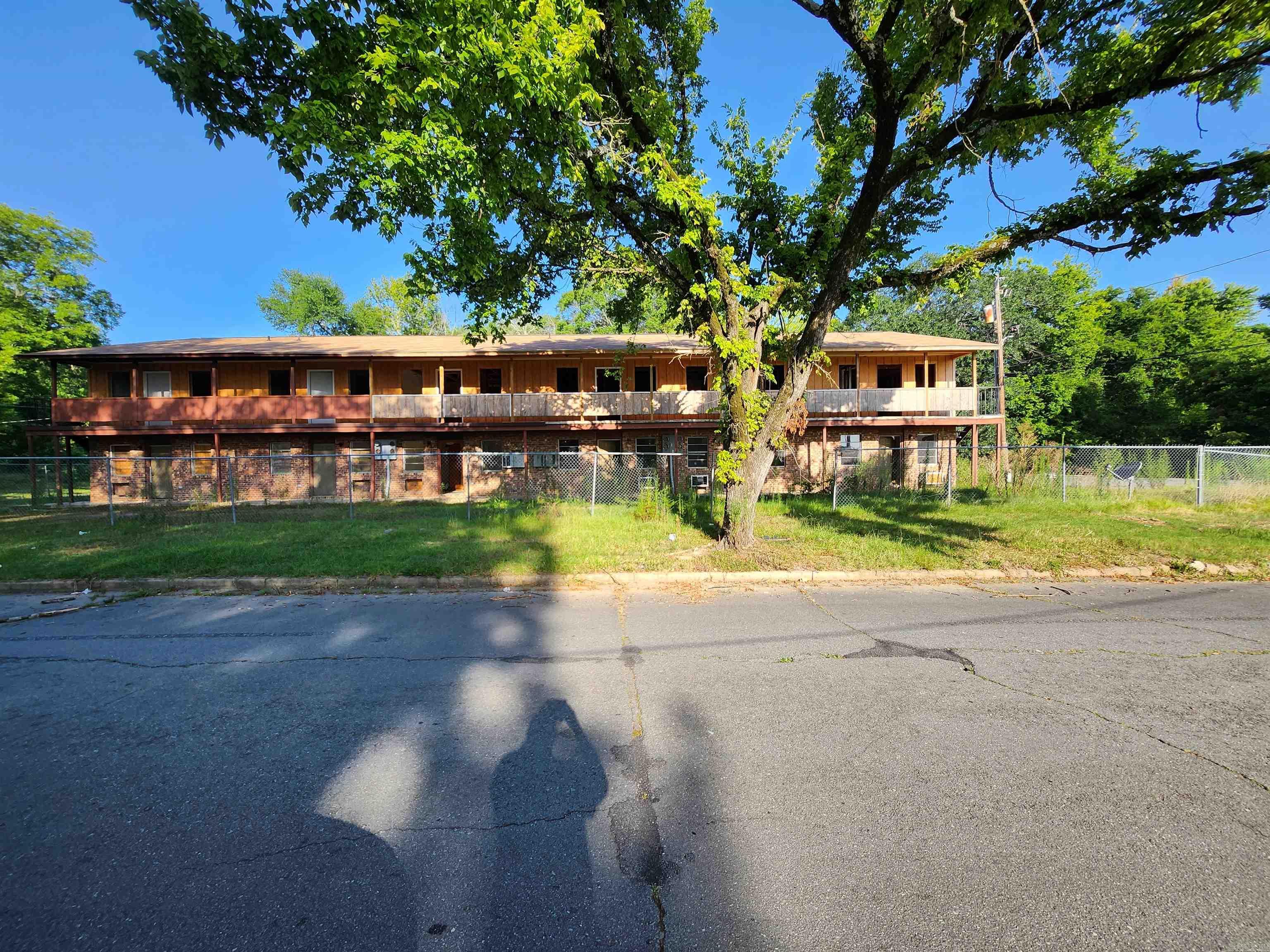 1020 S Linden  Pine Bluff, AR