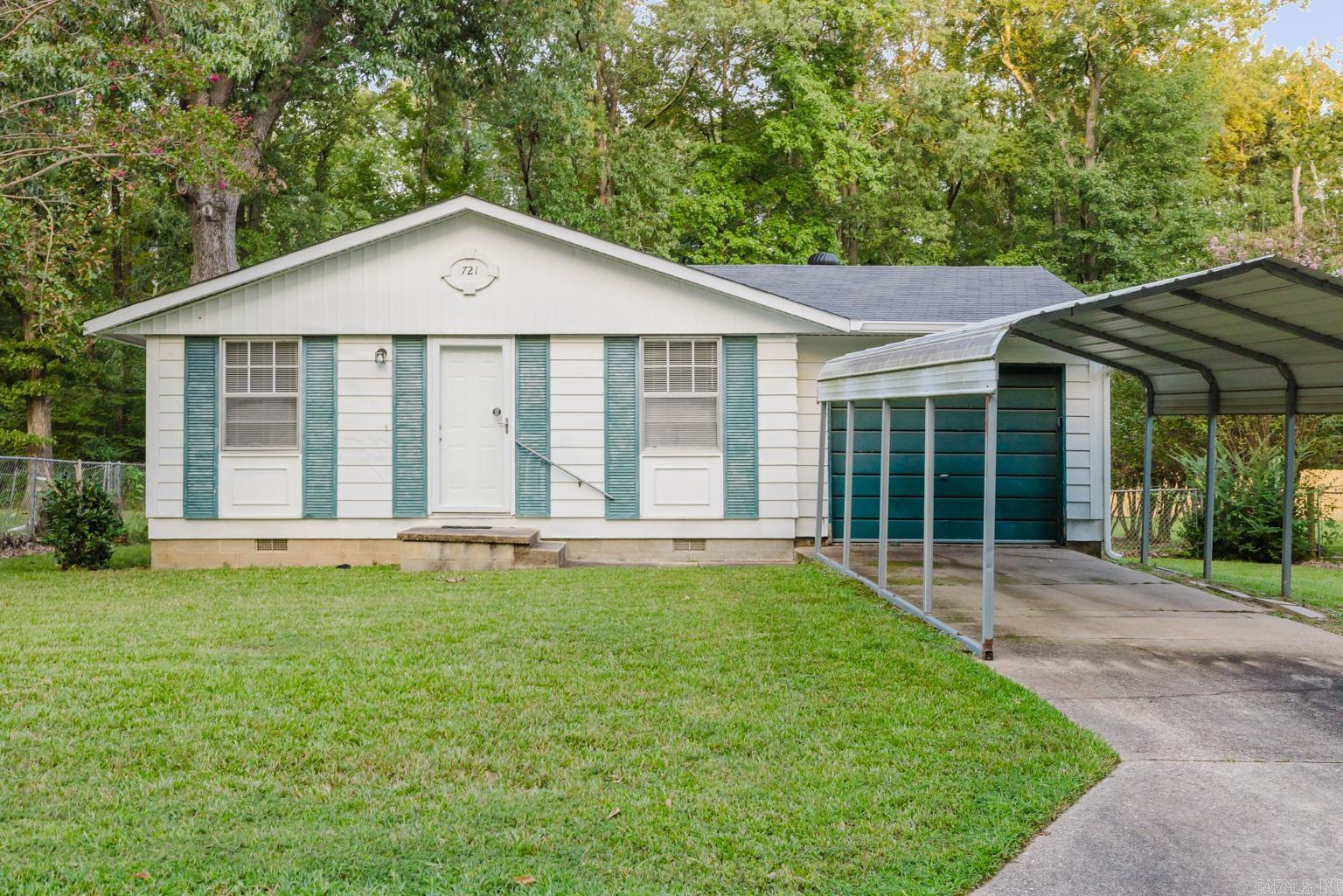 721 Edgehill Dr  Benton, AR