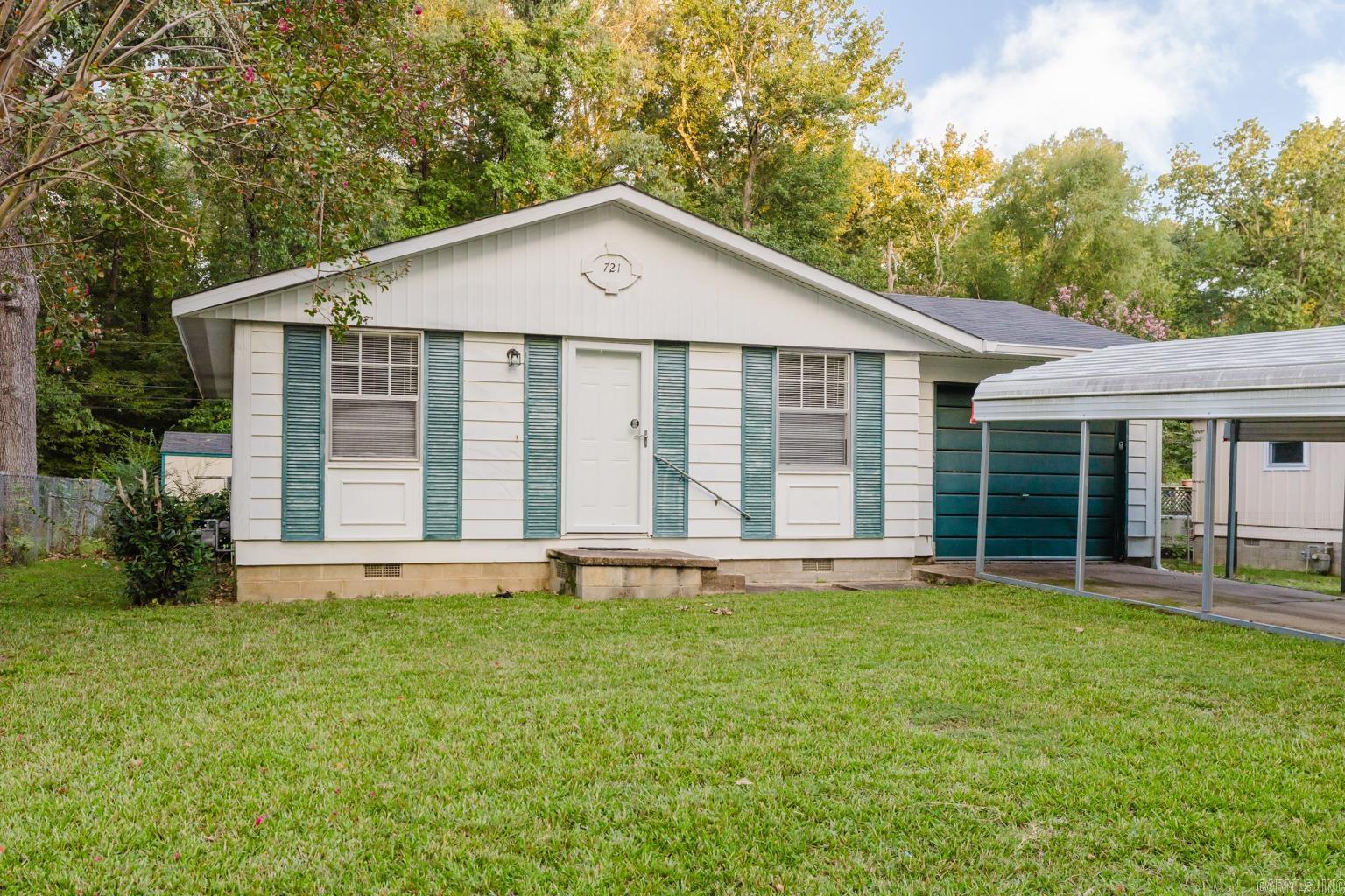721 Edgehill Dr  Benton, AR