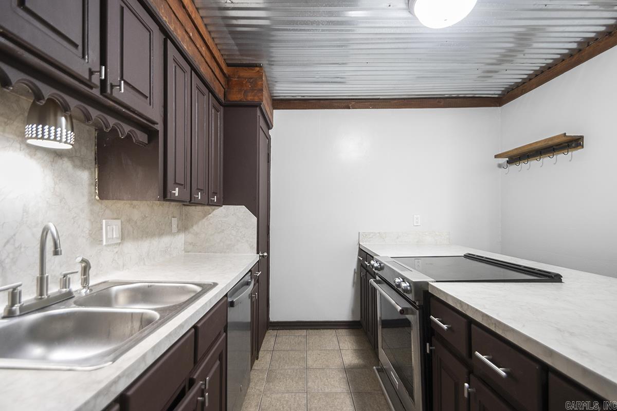 9 Blackstone  North Little Rock, AR