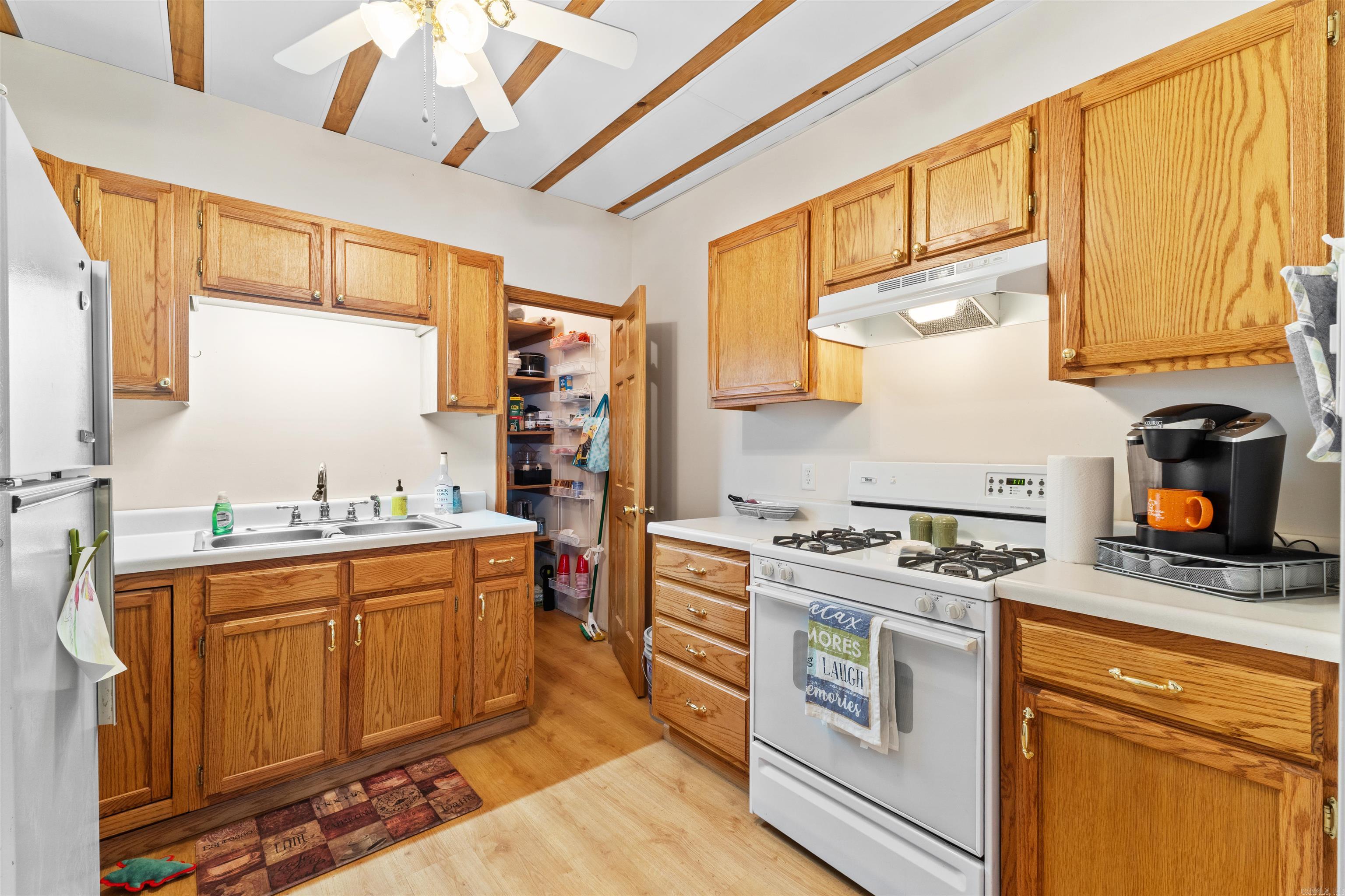 60 Red Fox  Greers Ferry, AR