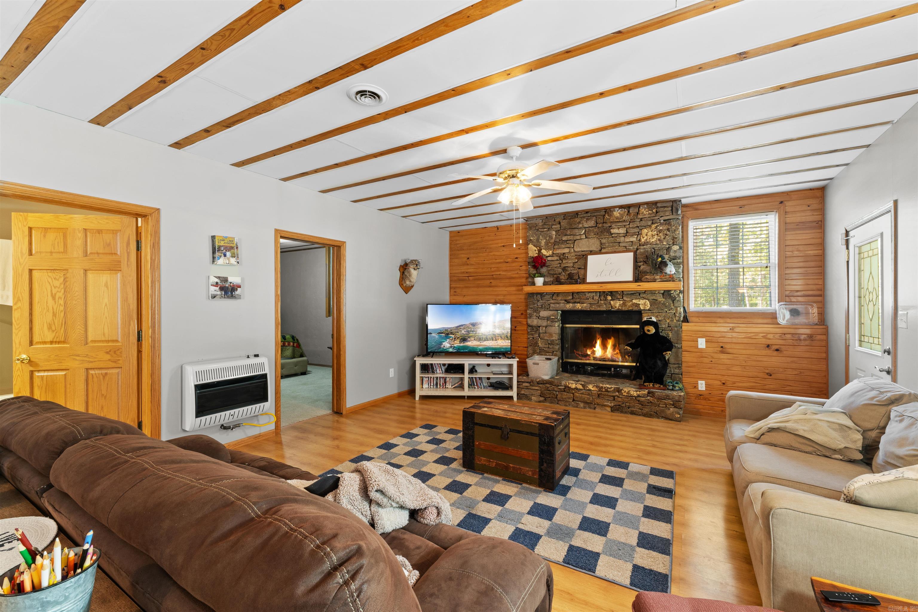 60 Red Fox  Greers Ferry, AR