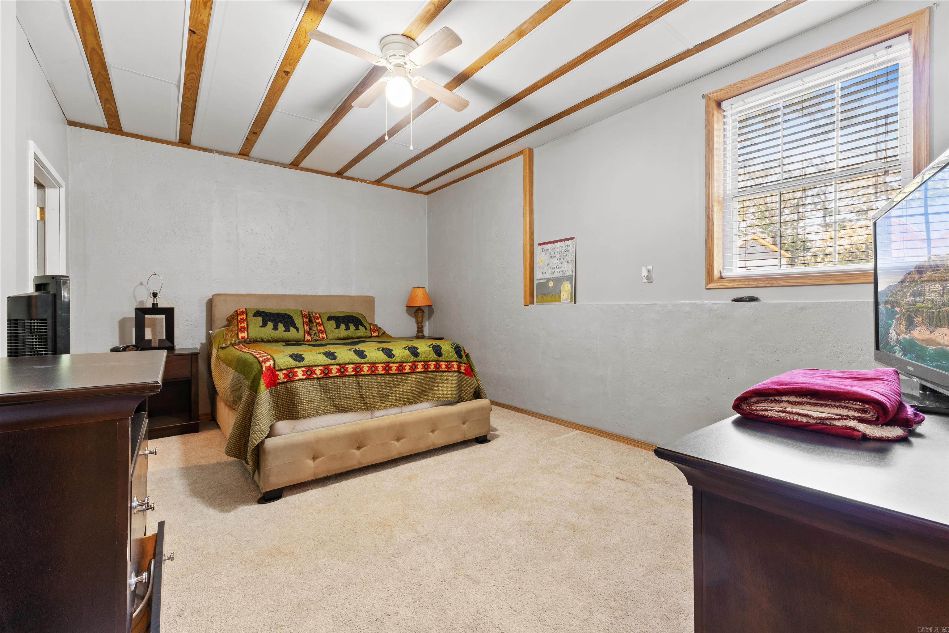60 Red Fox  Greers Ferry, AR