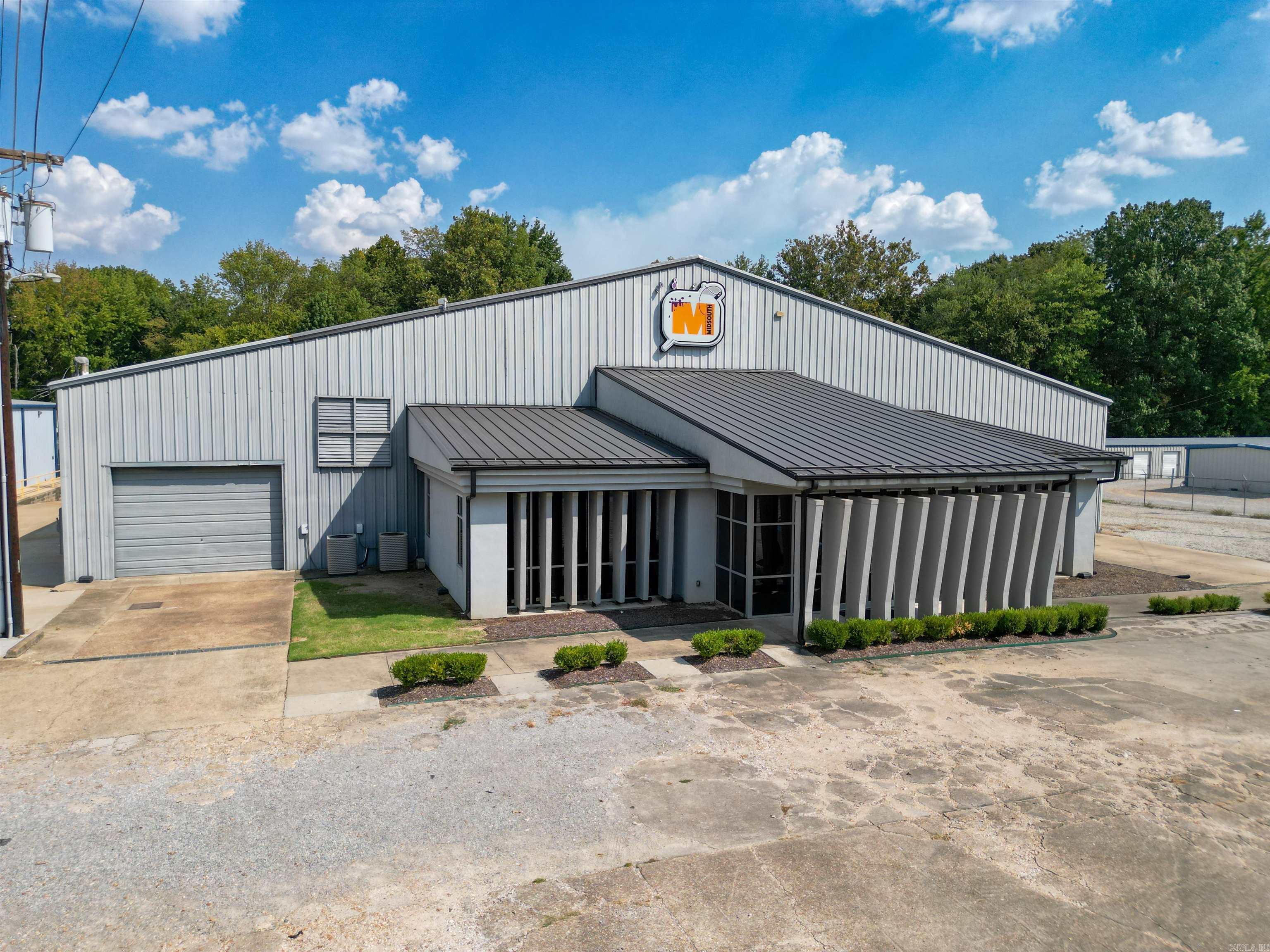 1305 Carroll  Paragould, AR