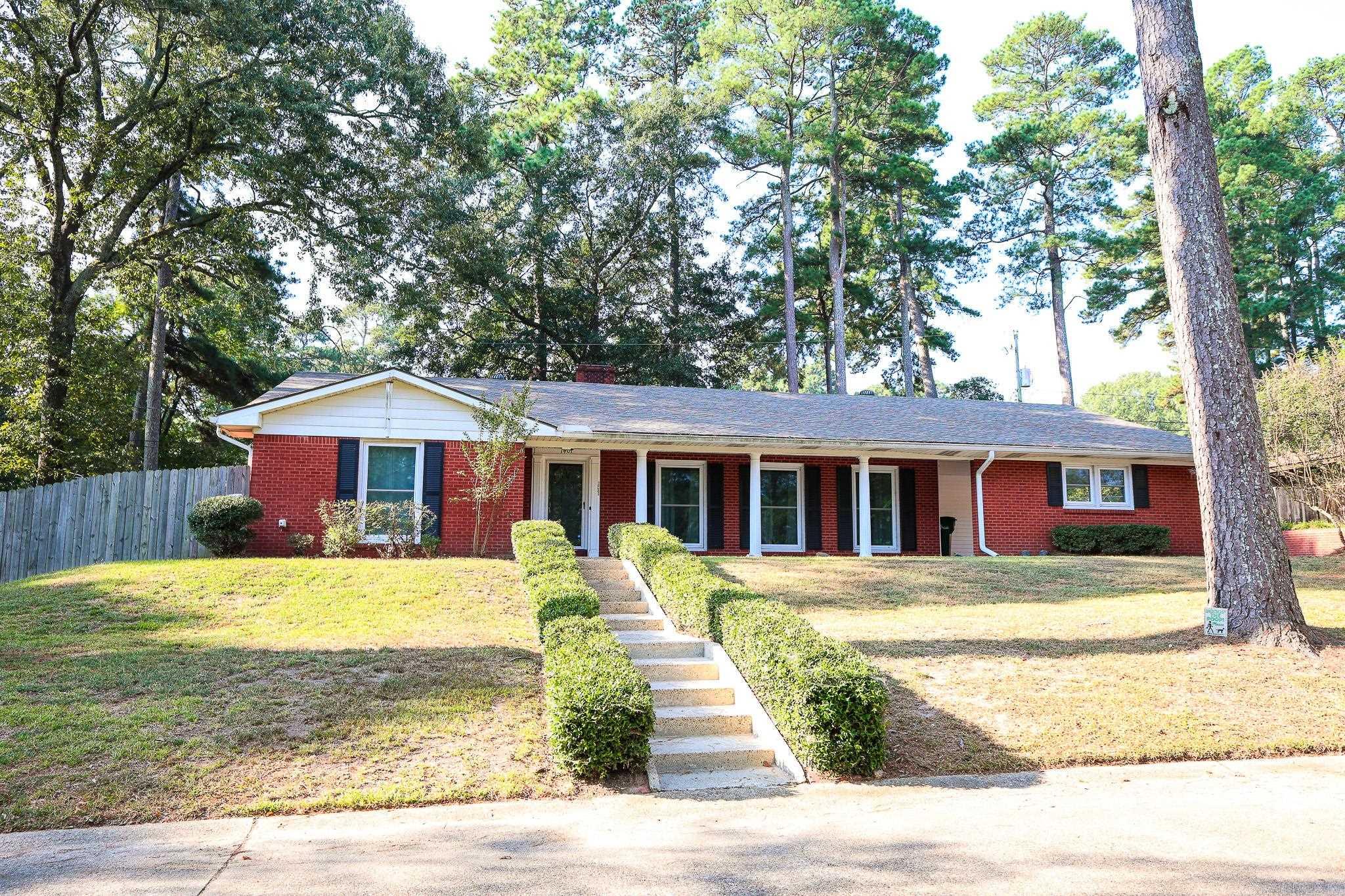 1401 W Cedar  El Dorado, AR
