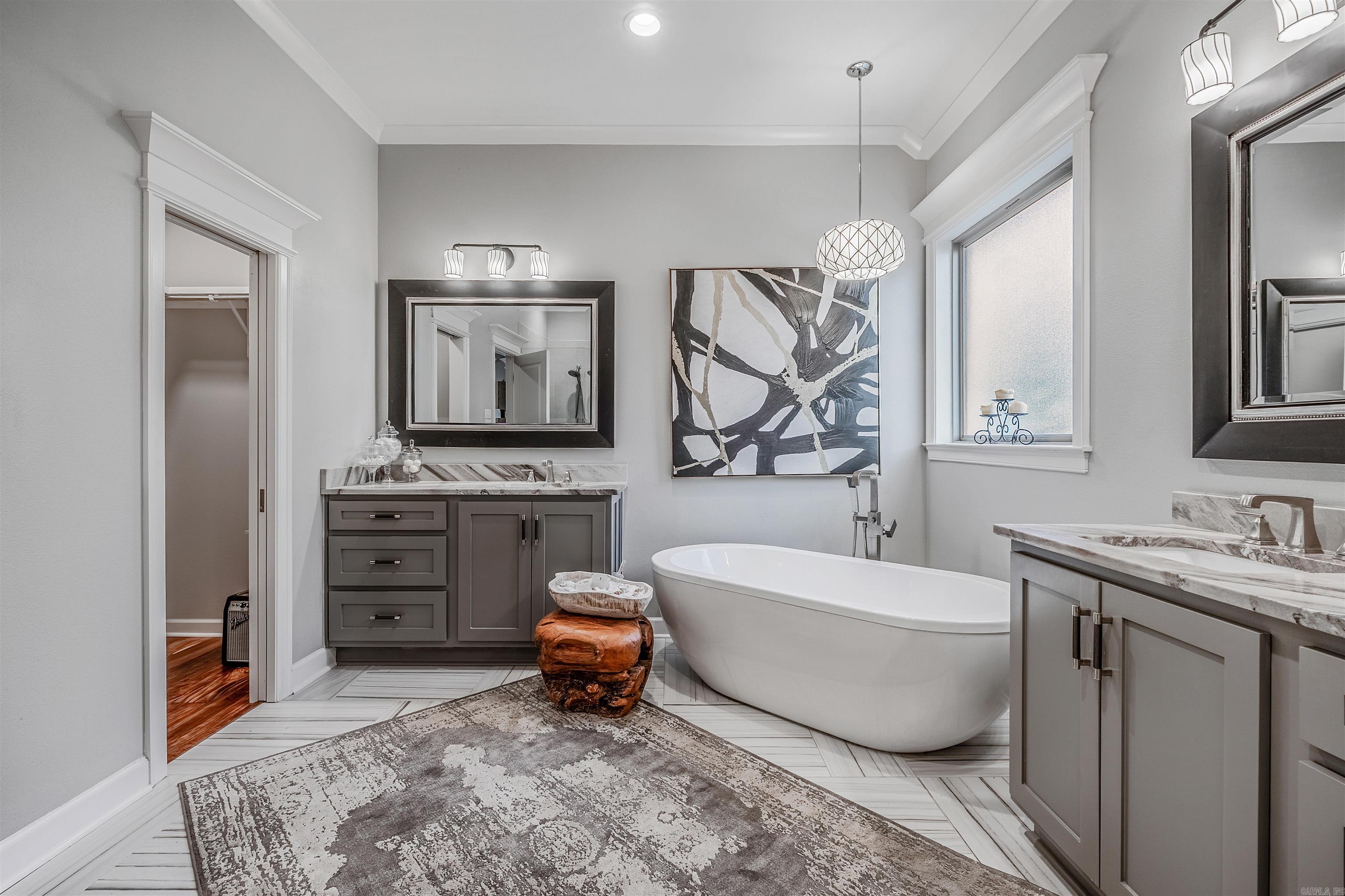 105 Riverview Dr.  Maumelle, AR