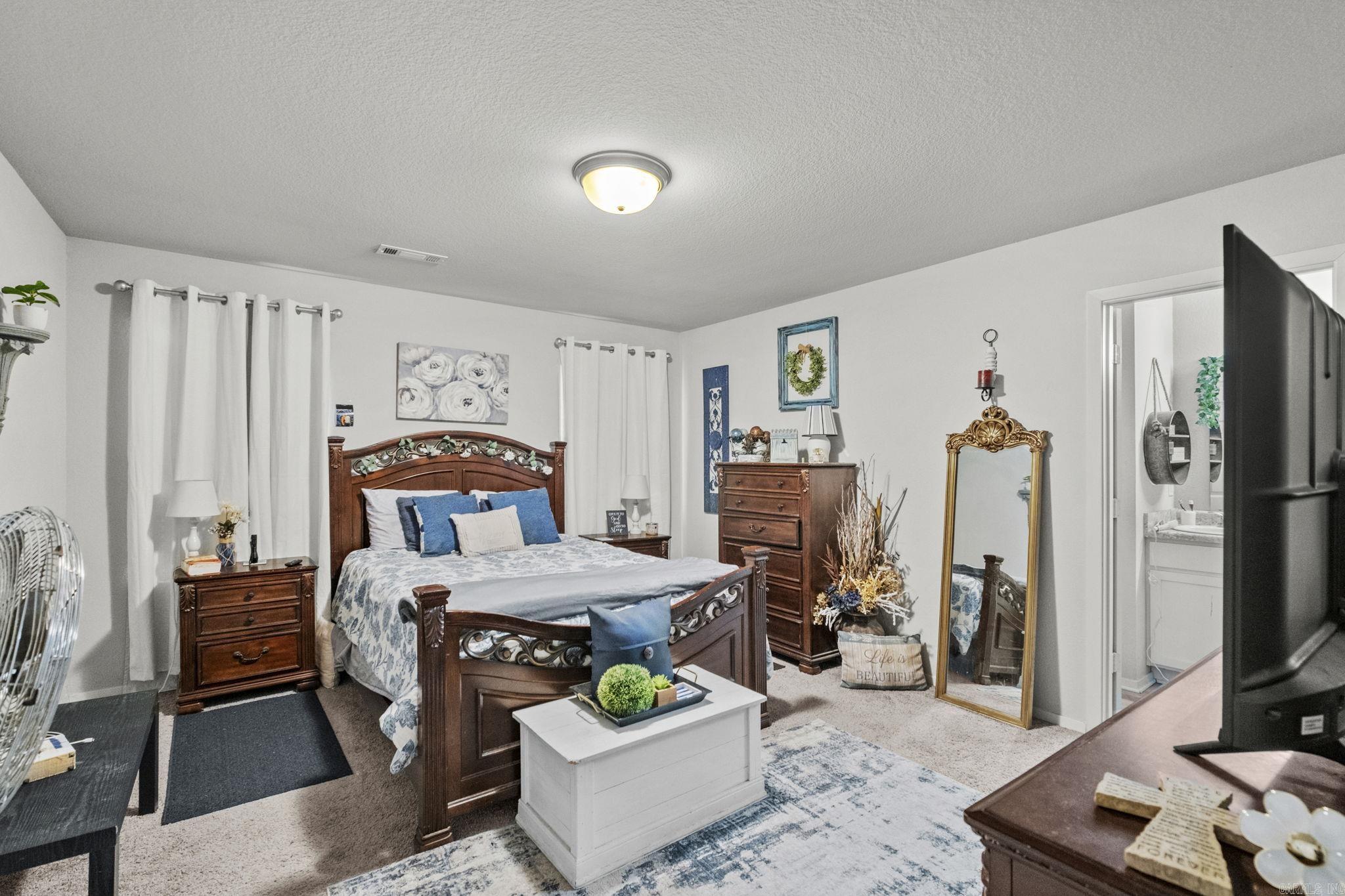 12 N Saunder  Austin, AR