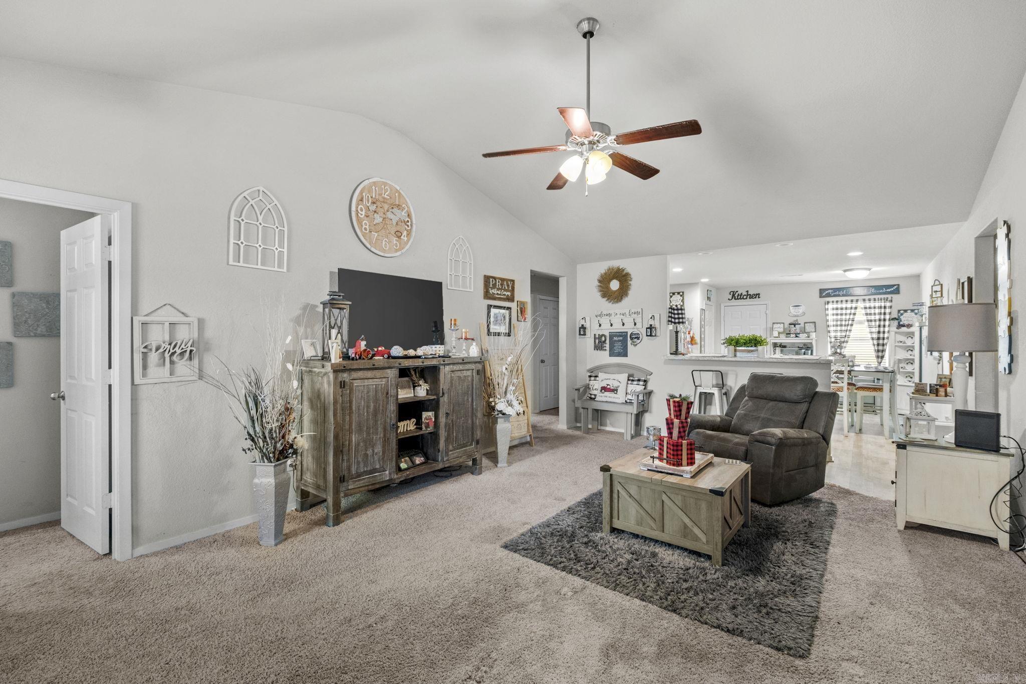 12 N Saunder  Austin, AR