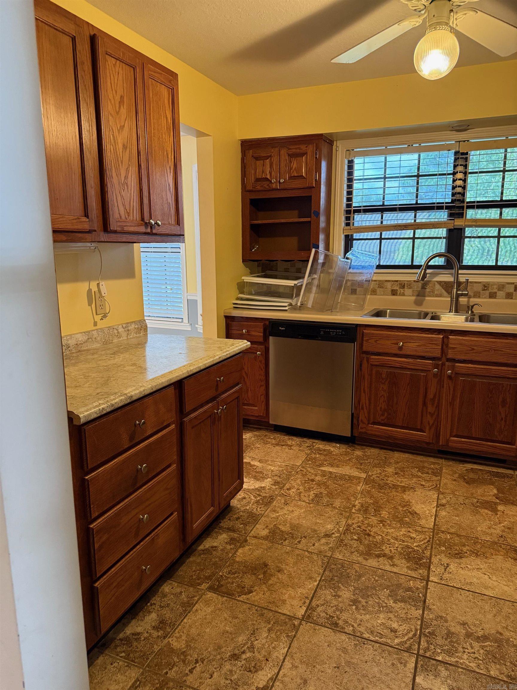 1007 S 11th  Paragould, AR