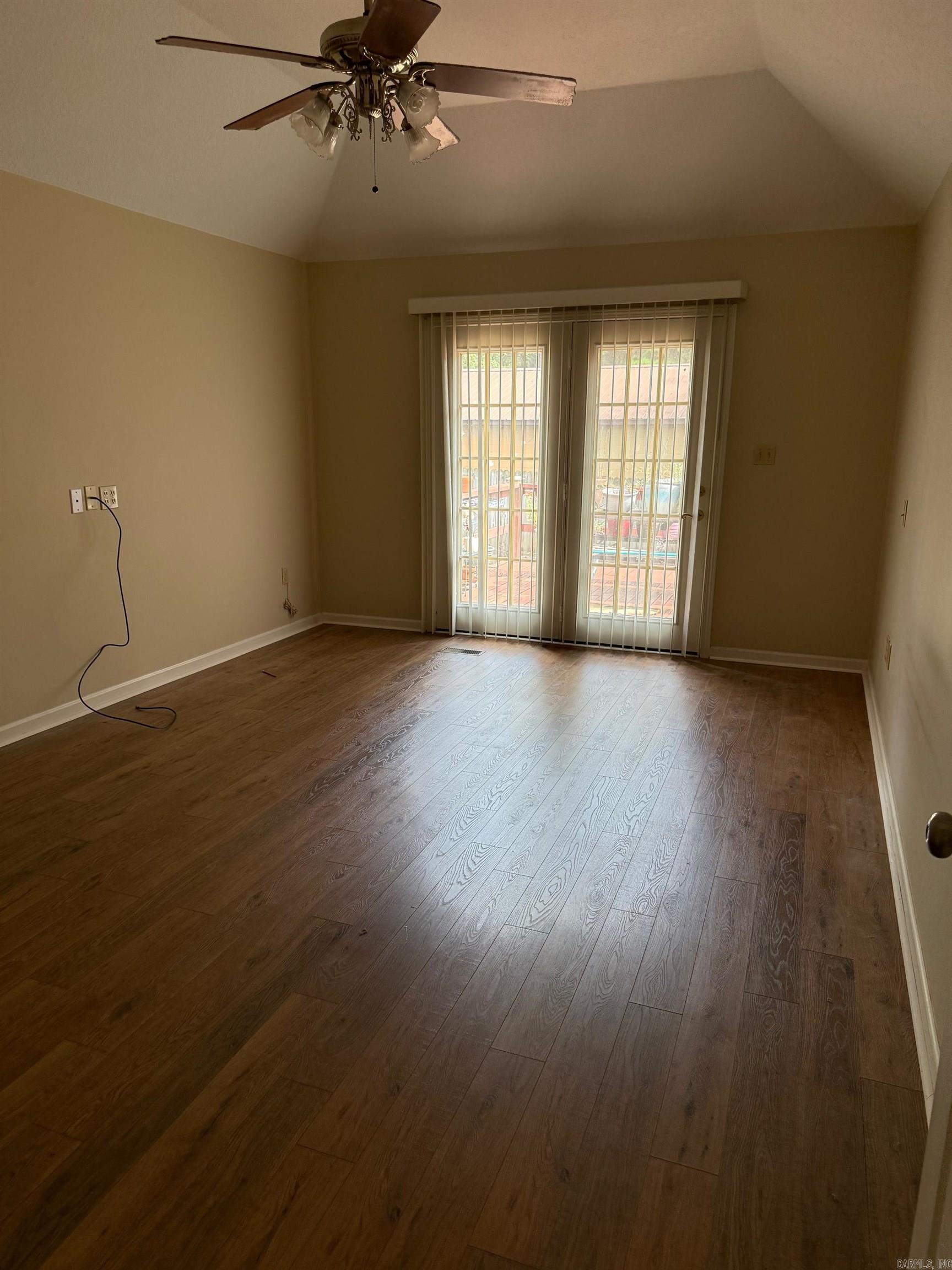 1007 S 11th  Paragould, AR