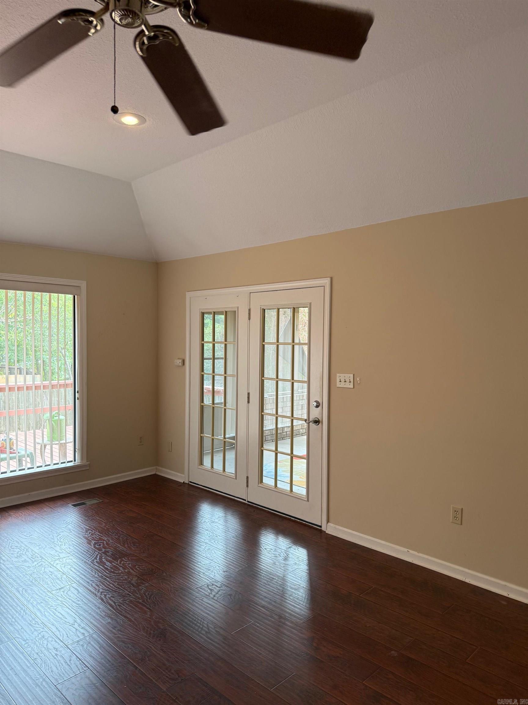 1007 S 11th  Paragould, AR