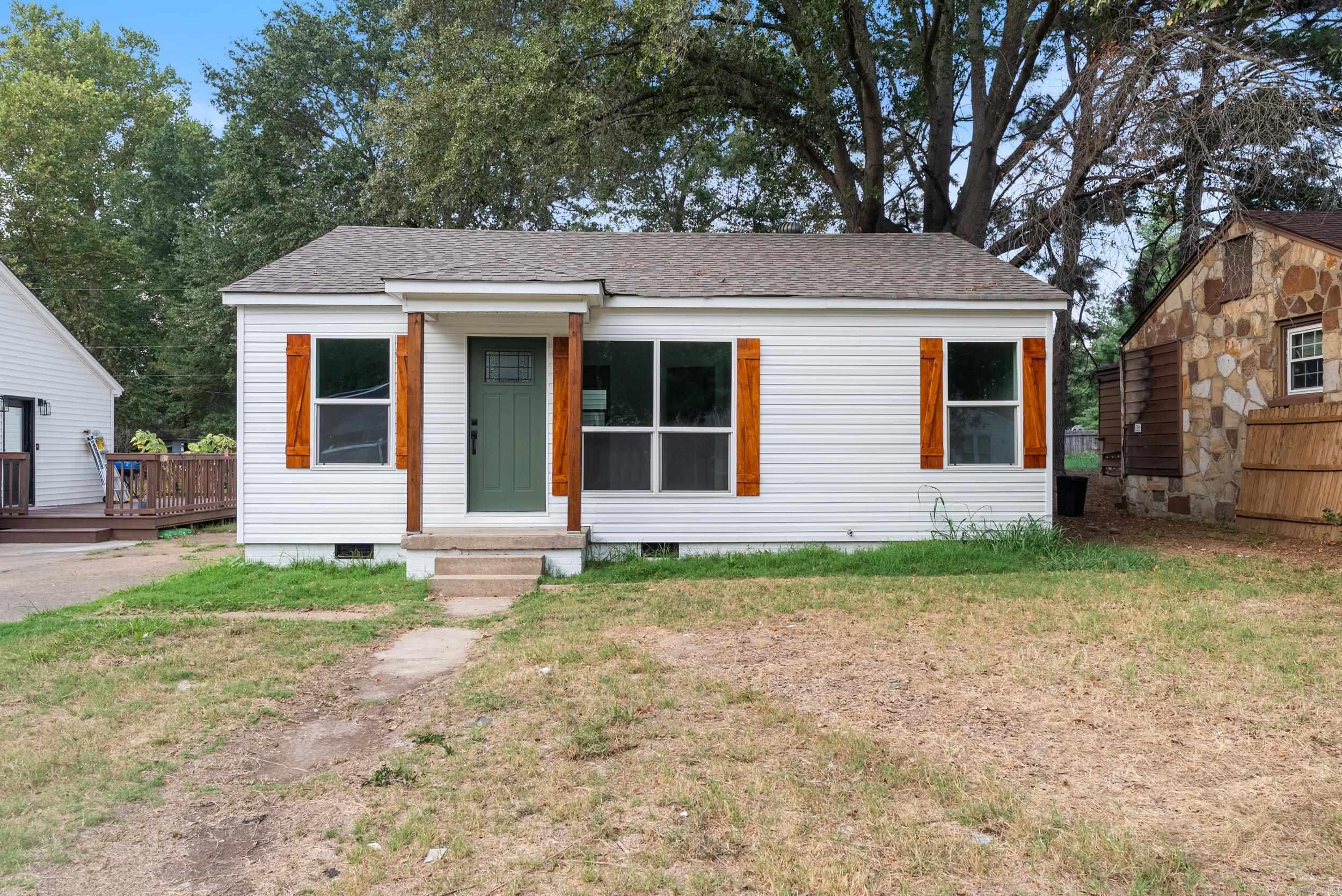 721 McLain  Newport, AR