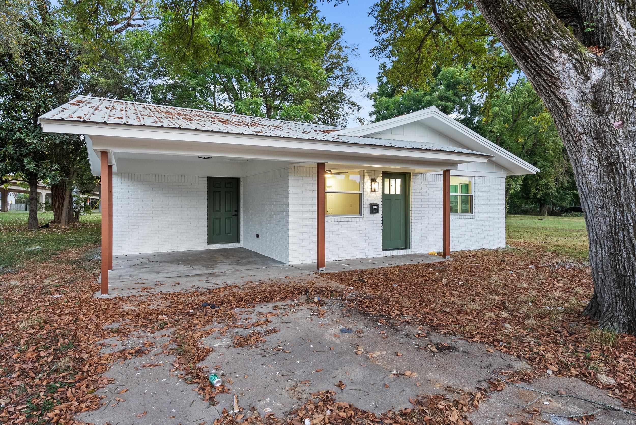 1016 Front  Newport, AR