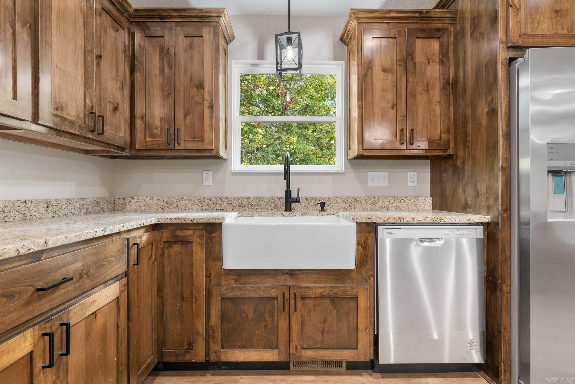 6010 Oak Leaf  Harrison, AR