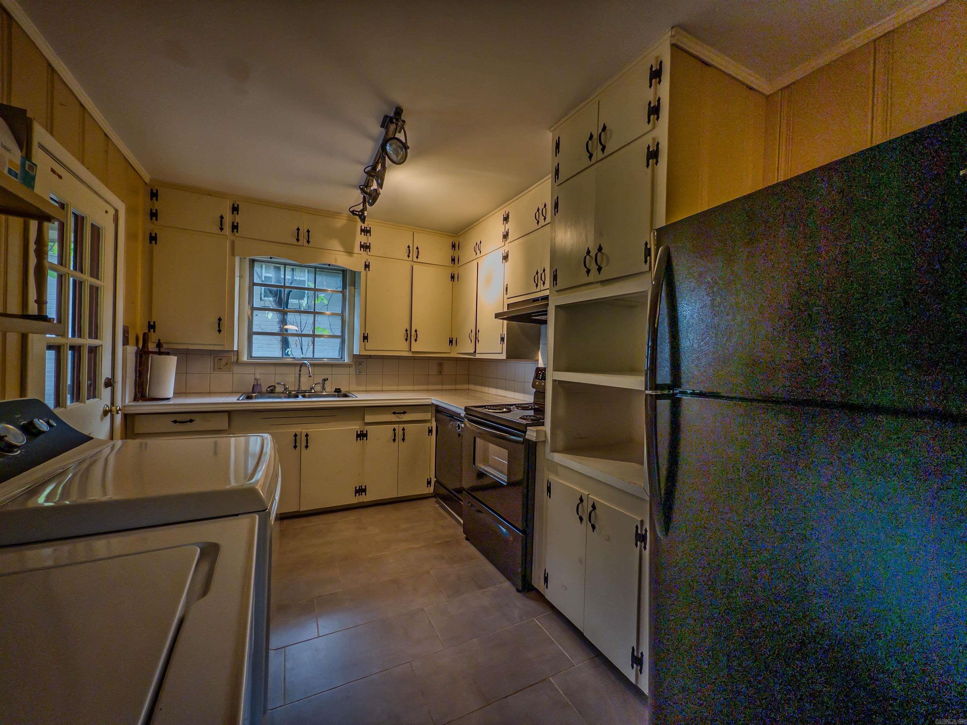 109 Schoolwood Ln  Cammack Village, AR