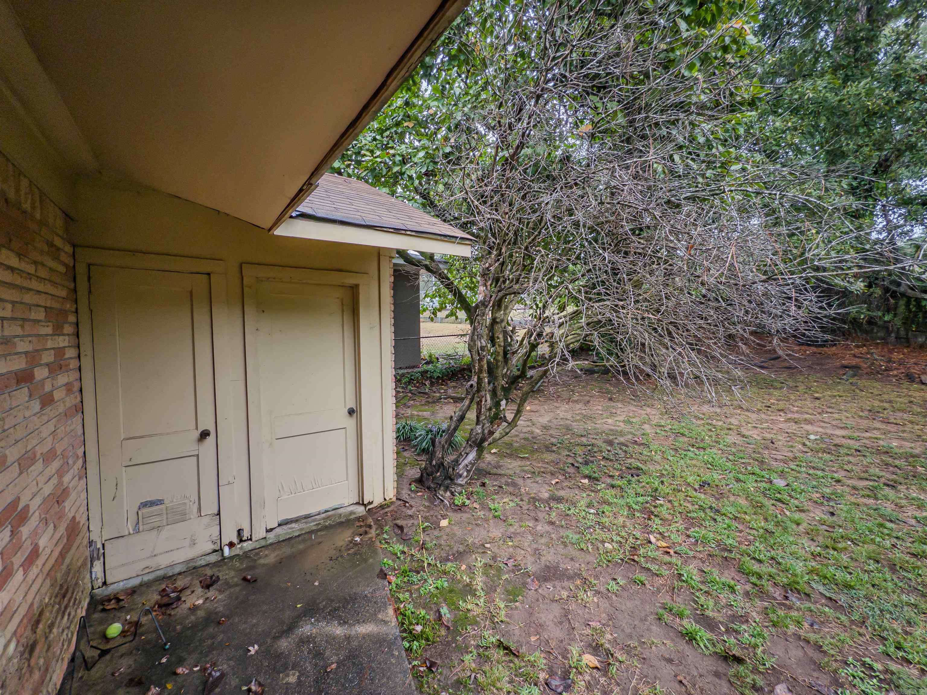 109 Schoolwood Ln  Cammack Village, AR
