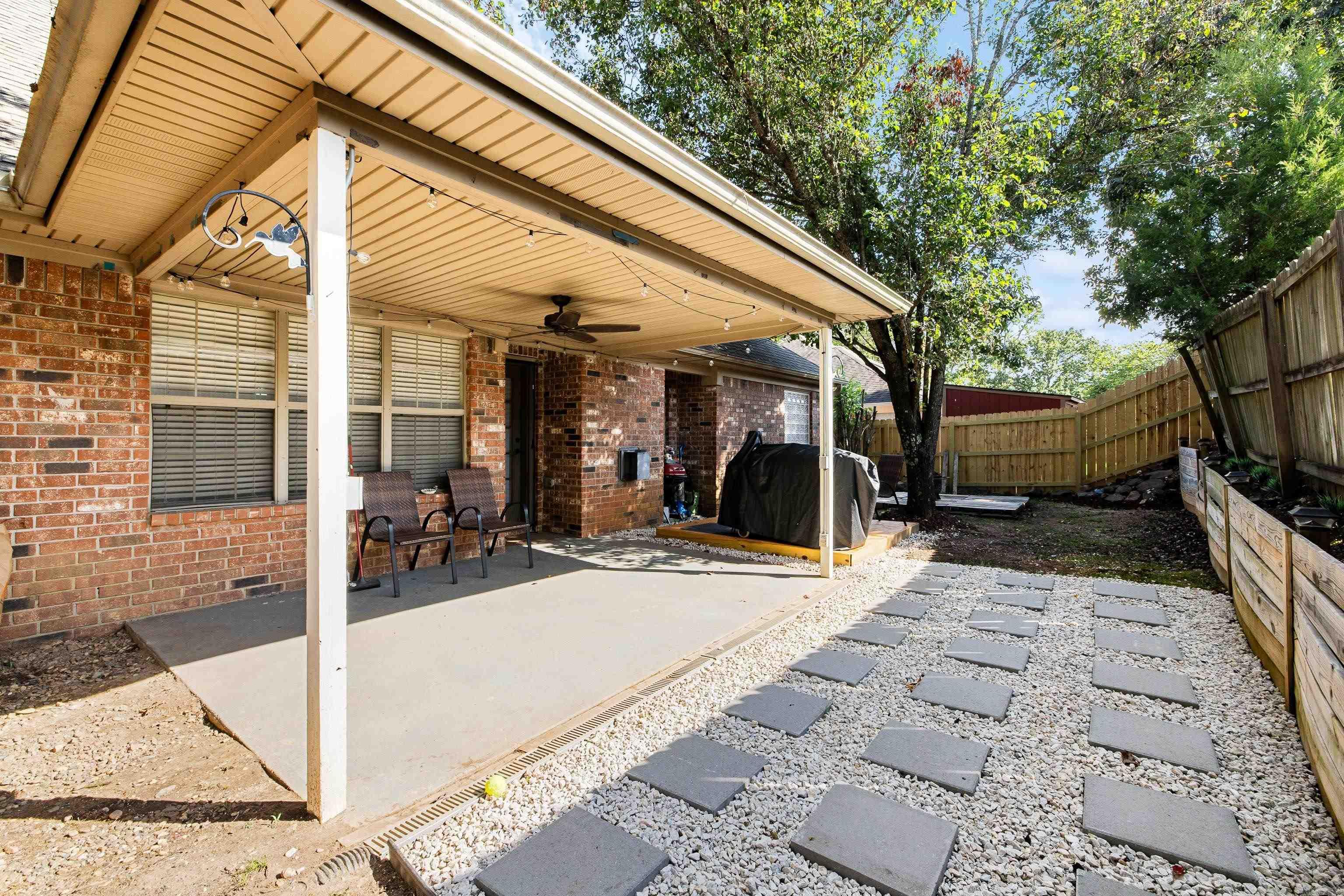 2509 Twin Oaks  Benton, AR