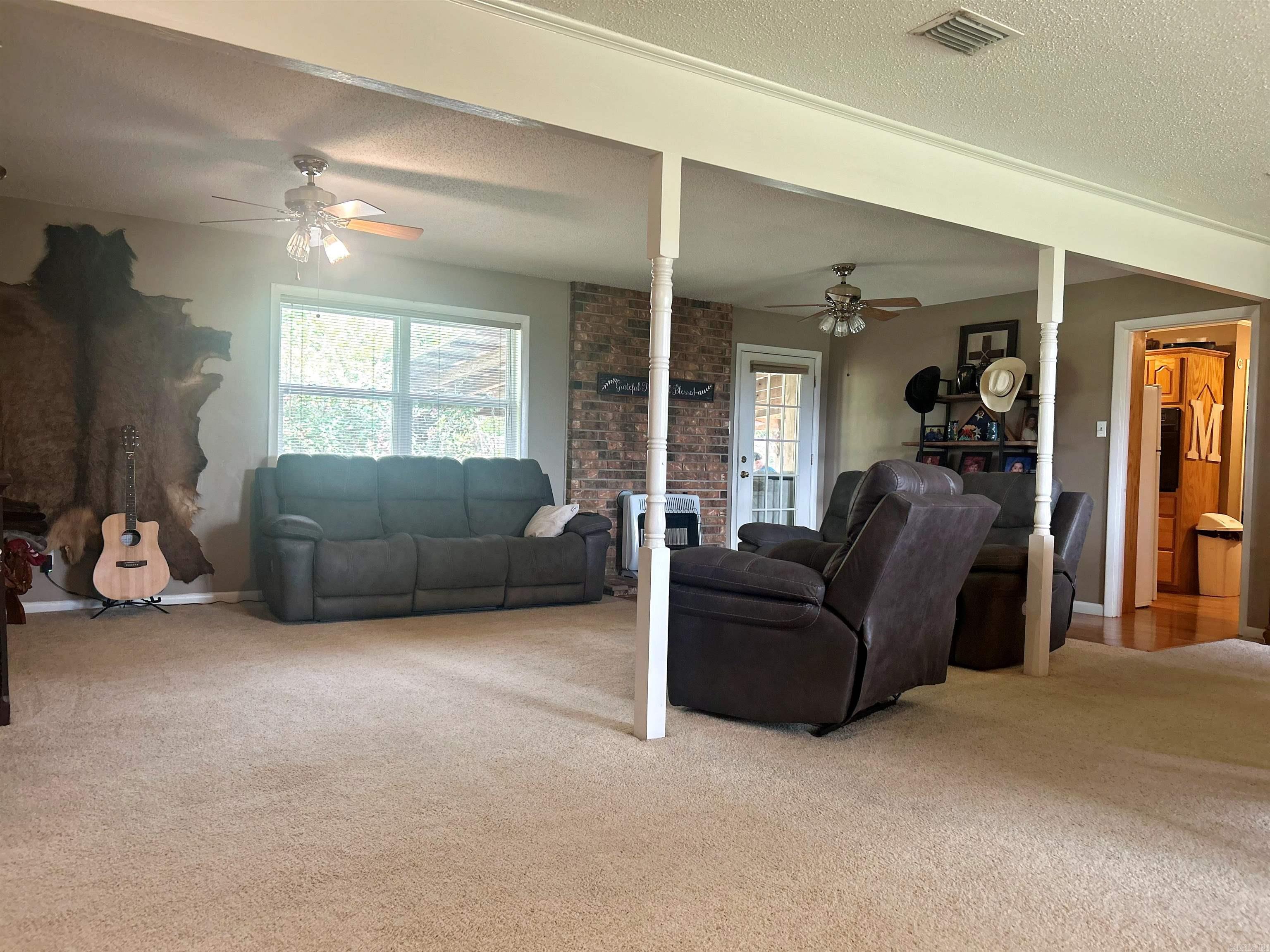 15582 84  Bismarck, AR