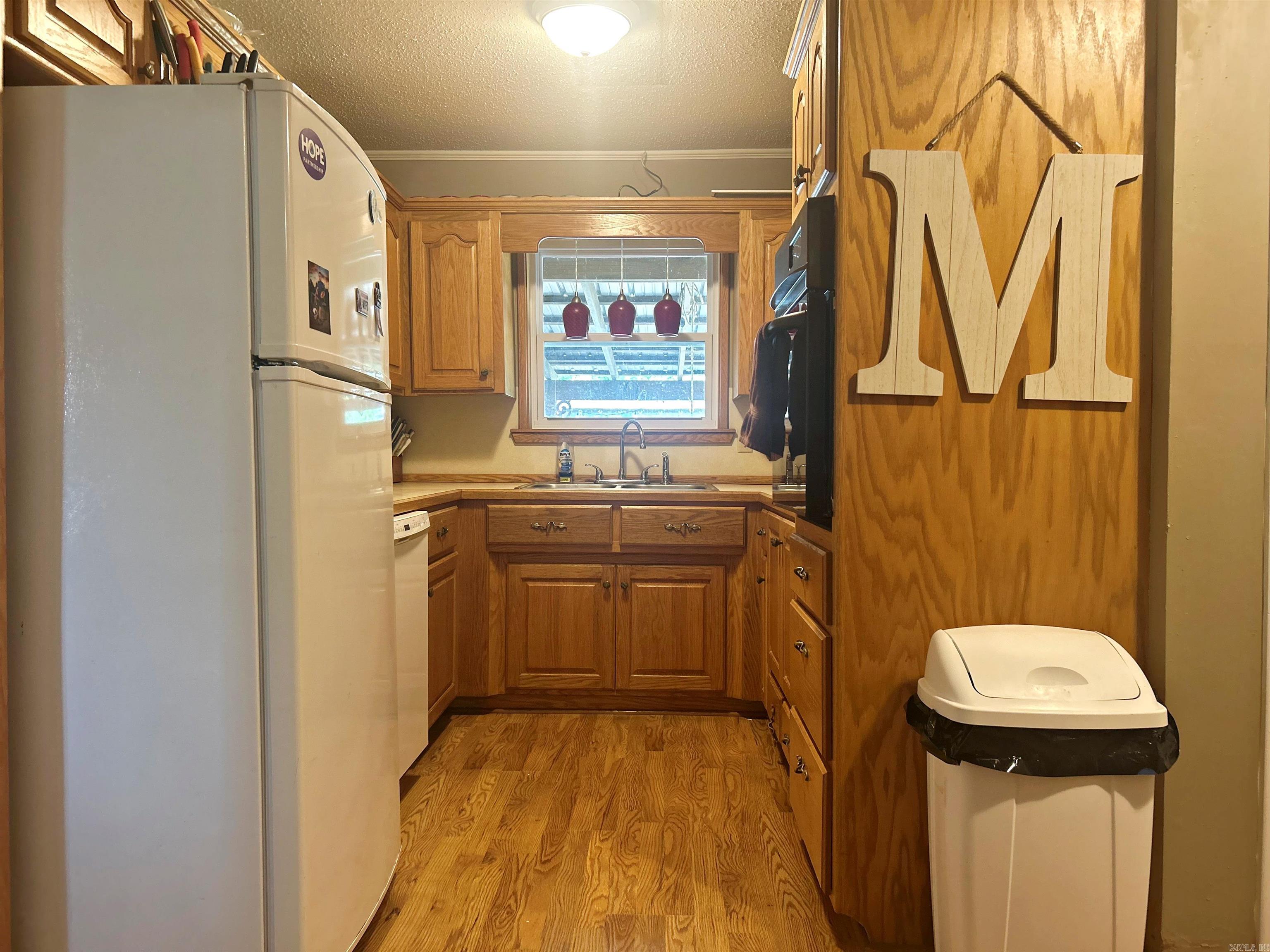 15582 84  Bismarck, AR