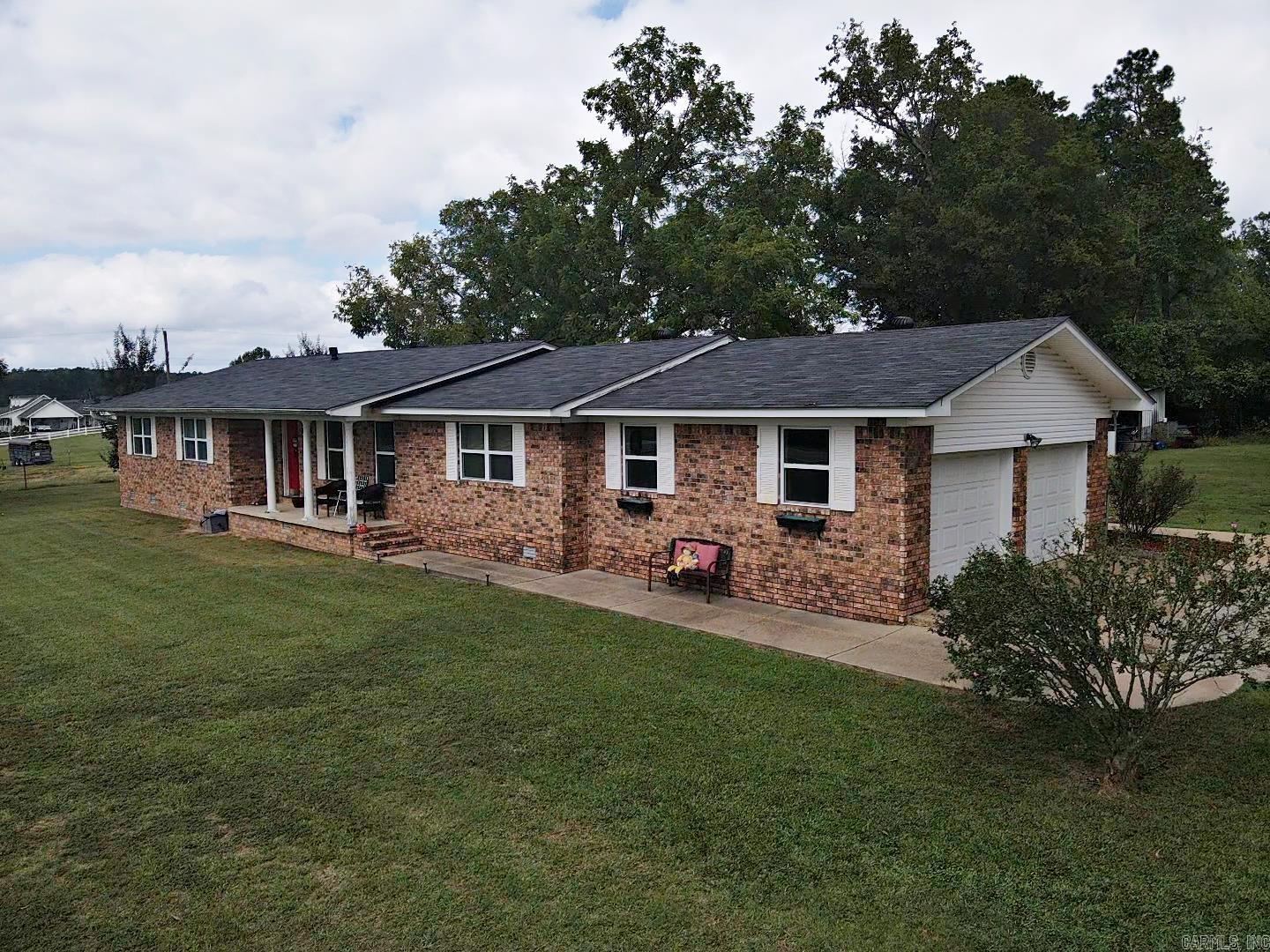 15582 84  Bismarck, AR