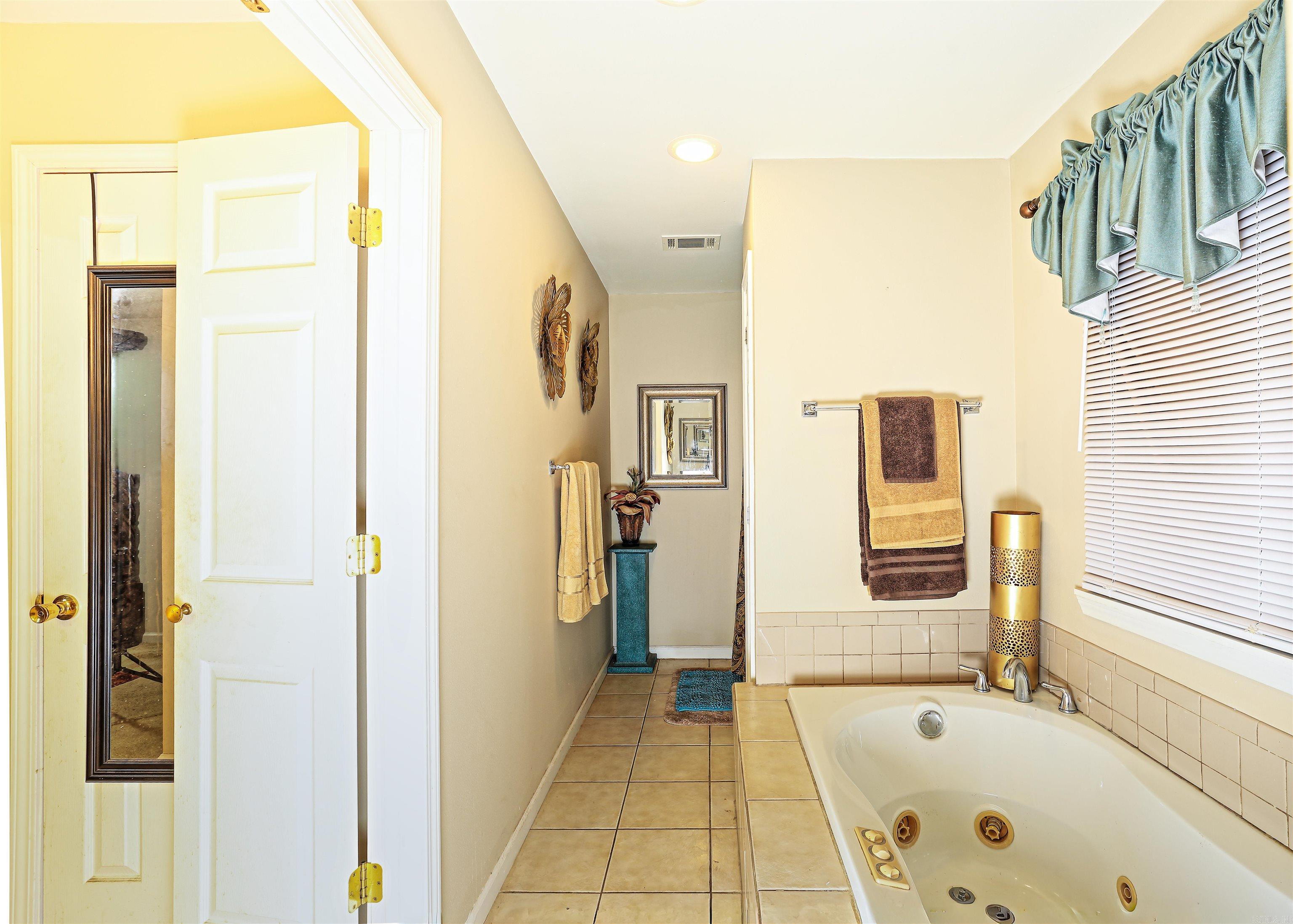 7796 Coachlight Drive  Pine Bluff, AR