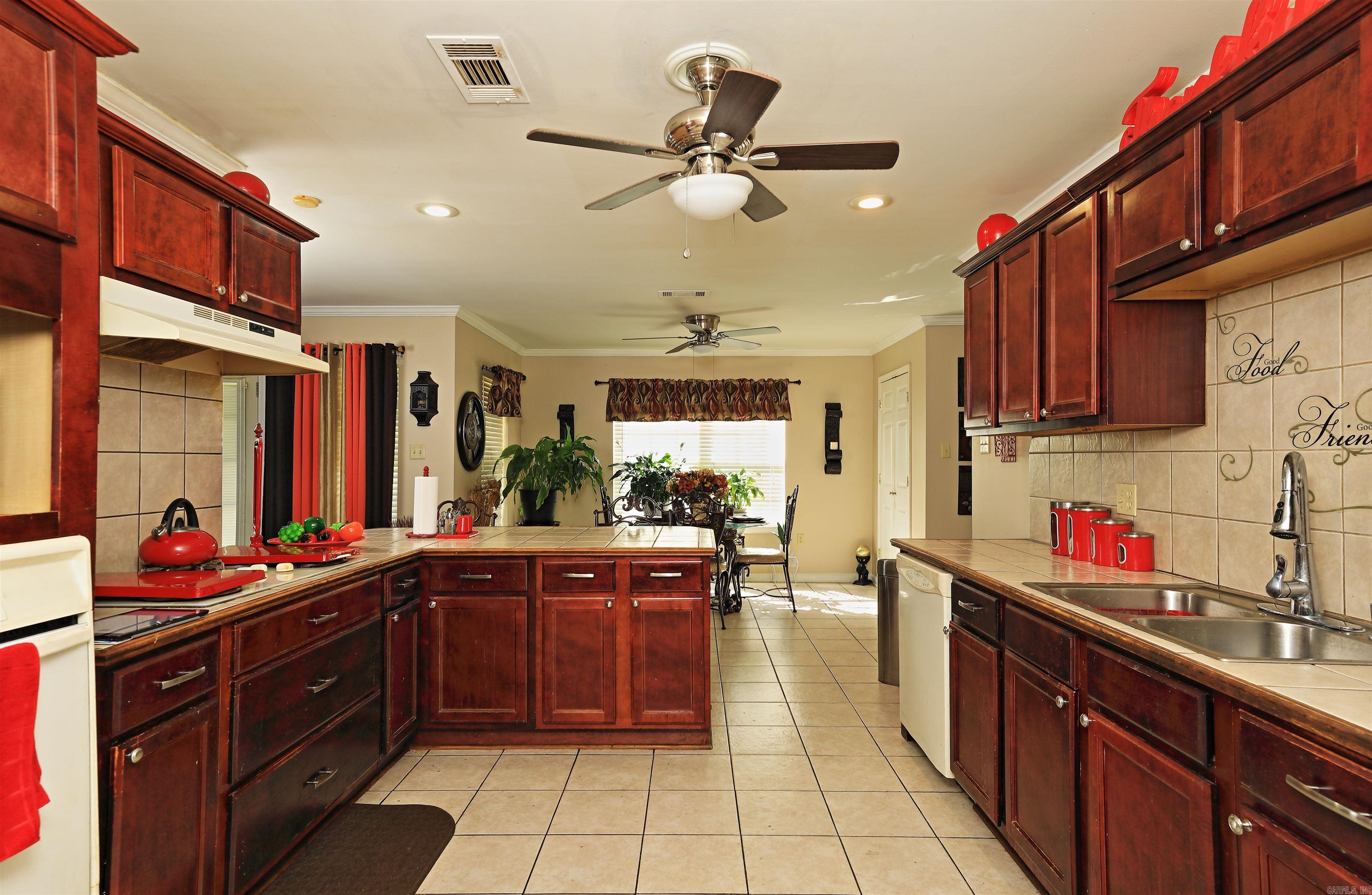 7796 Coachlight Drive  Pine Bluff, AR