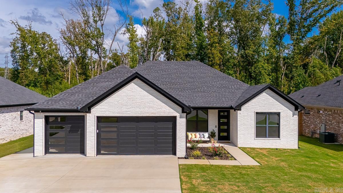 876 Oak Forest  Sherwood, AR