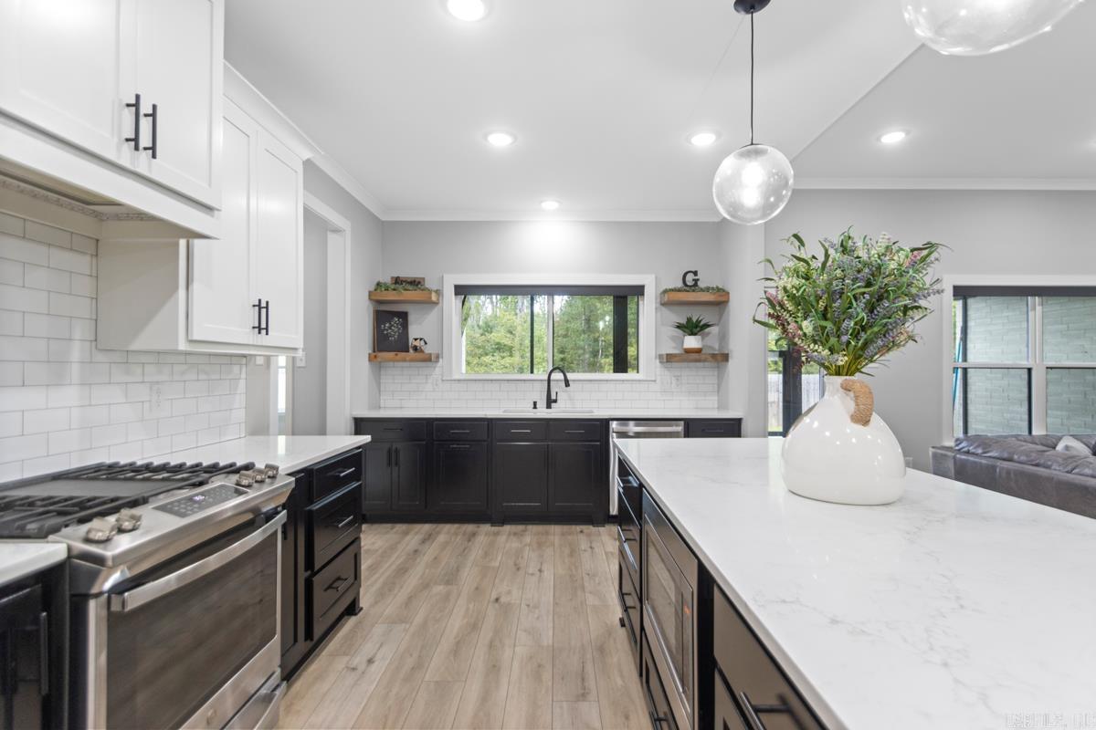876 Oak Forest  Sherwood, AR