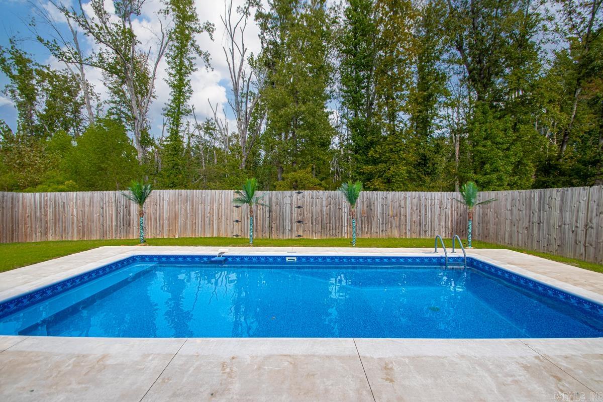 876 Oak Forest  Sherwood, AR